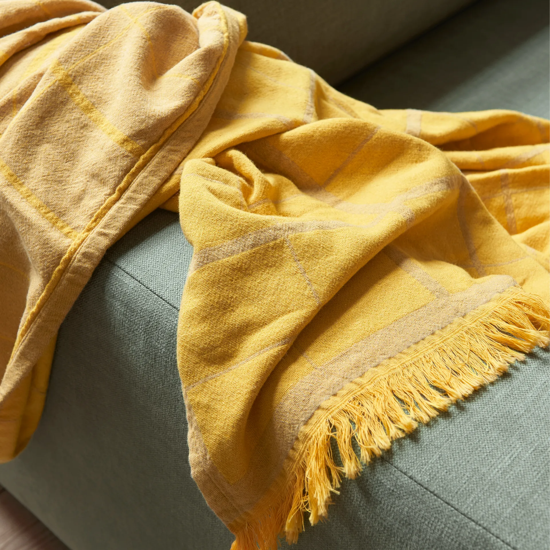 Untitled AP10 Wolldecke 150 x 210cm, Desert yellow &Tradition