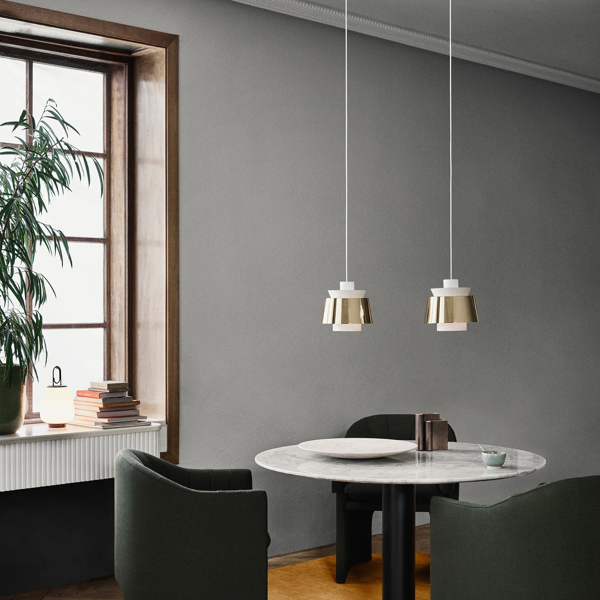 Utzon JU1 Pendelleuchte, Brass & Matt White &Tradition