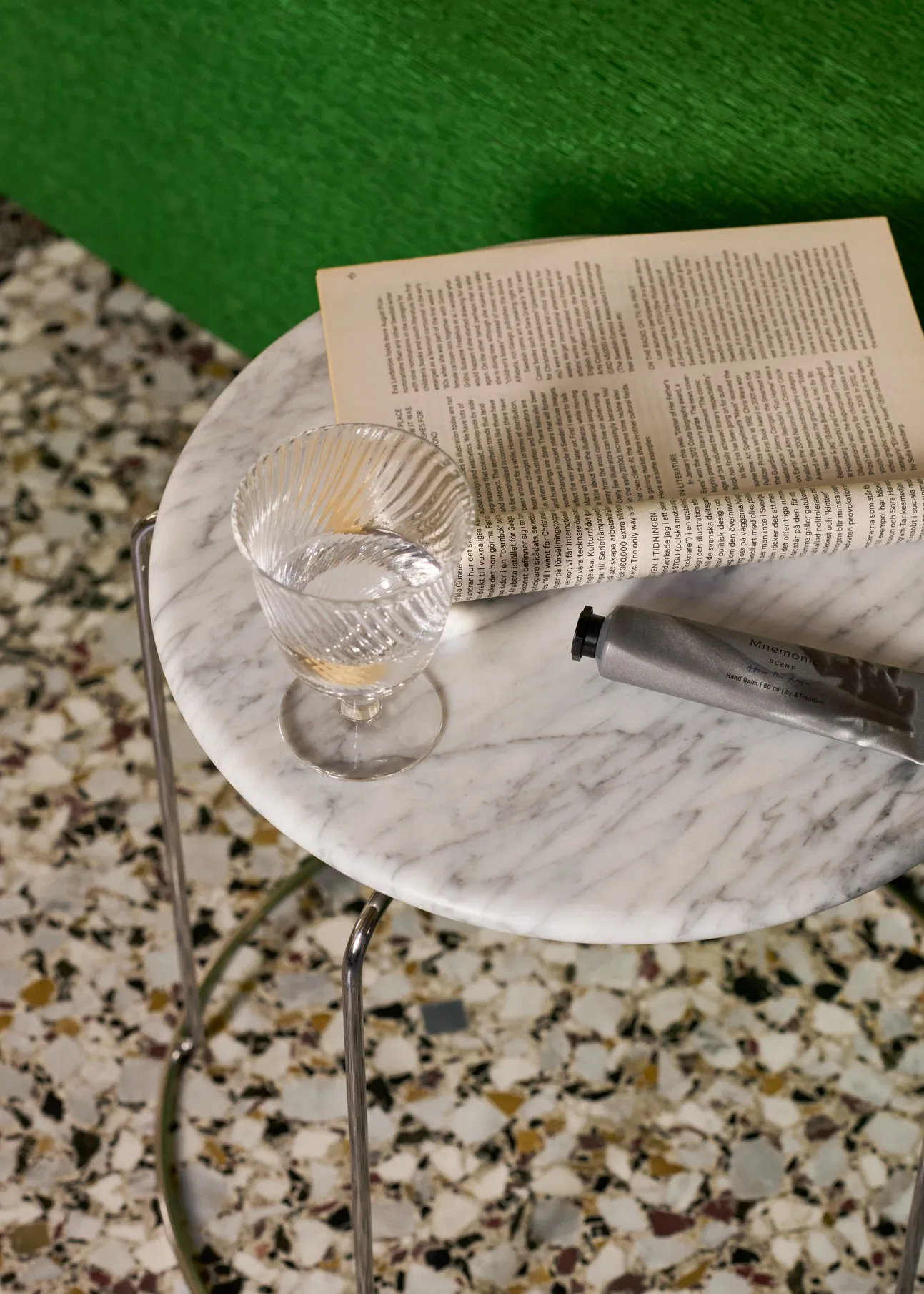 Wire Stool VP11 Topplatte Ø38 cm, Marmor Bianco Carrara &Tradition