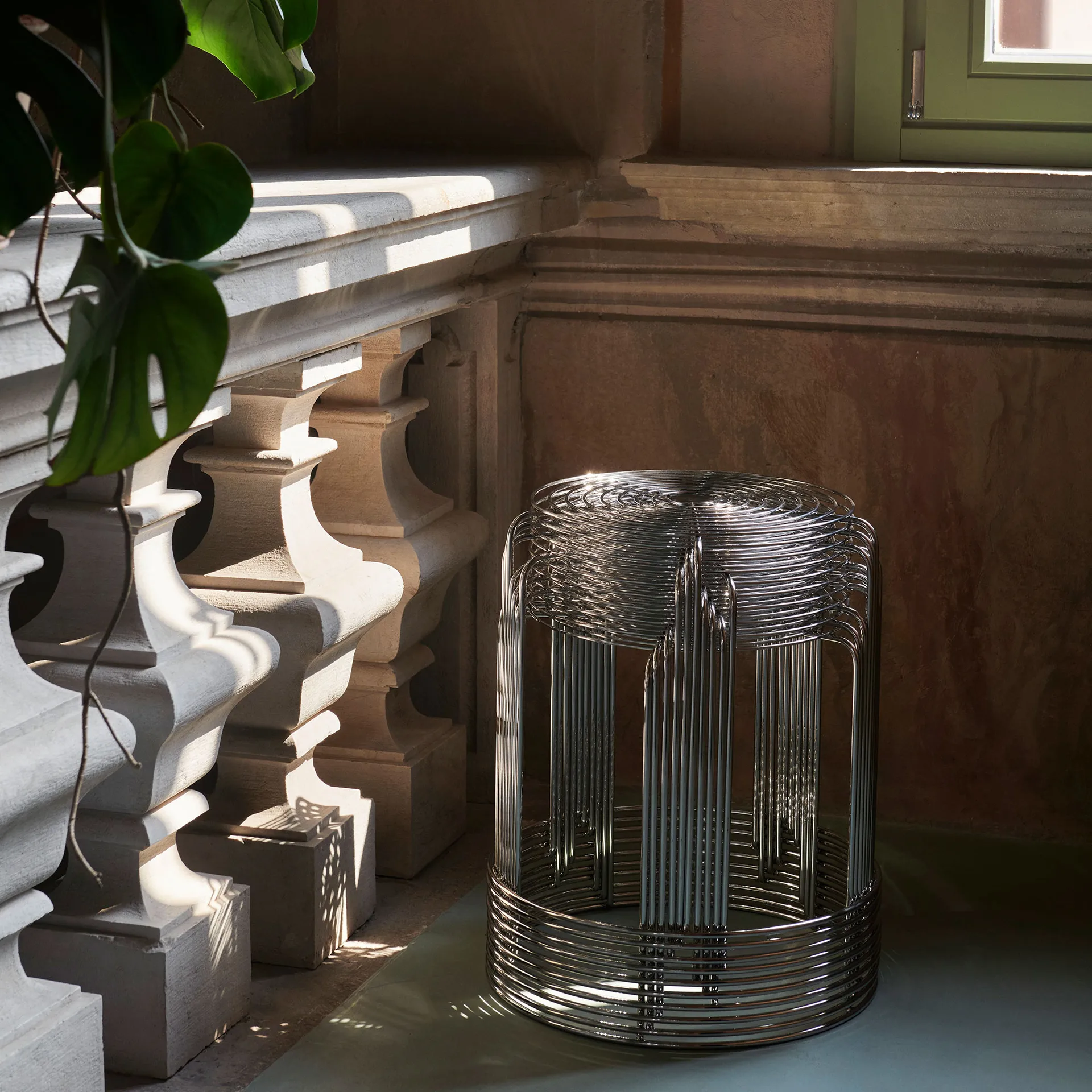Wire VP11 Hocker, Stainless steel &Tradition