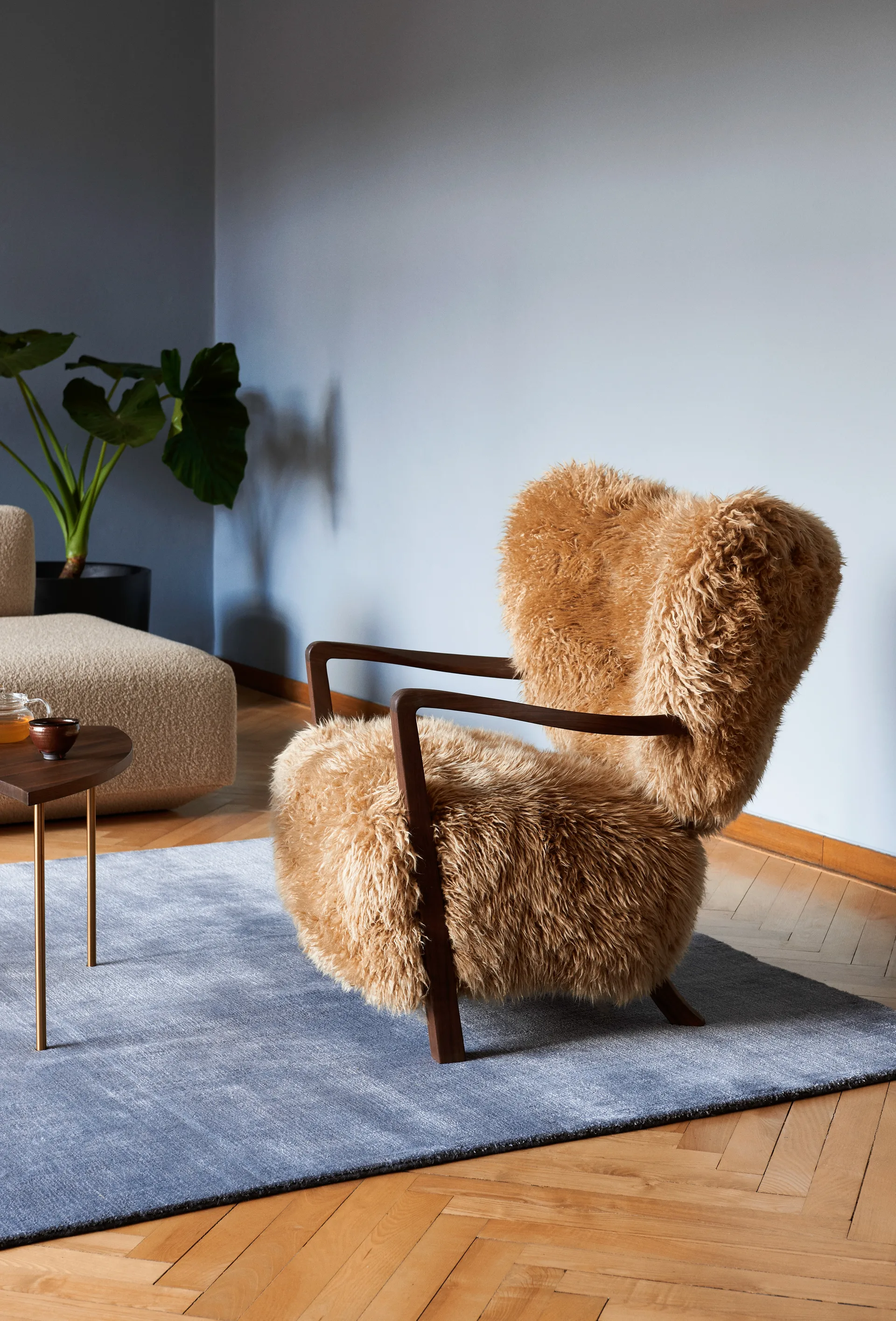Wulff Lounge Chair ATD2 Fauteuil , Walnuss geölt-Sheepskin honey &Tradition