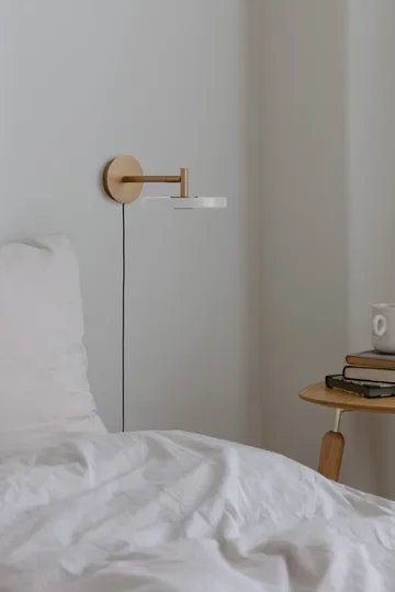 Asteria Wall Wandleuchte - Short, Pearl white-brass - Umage