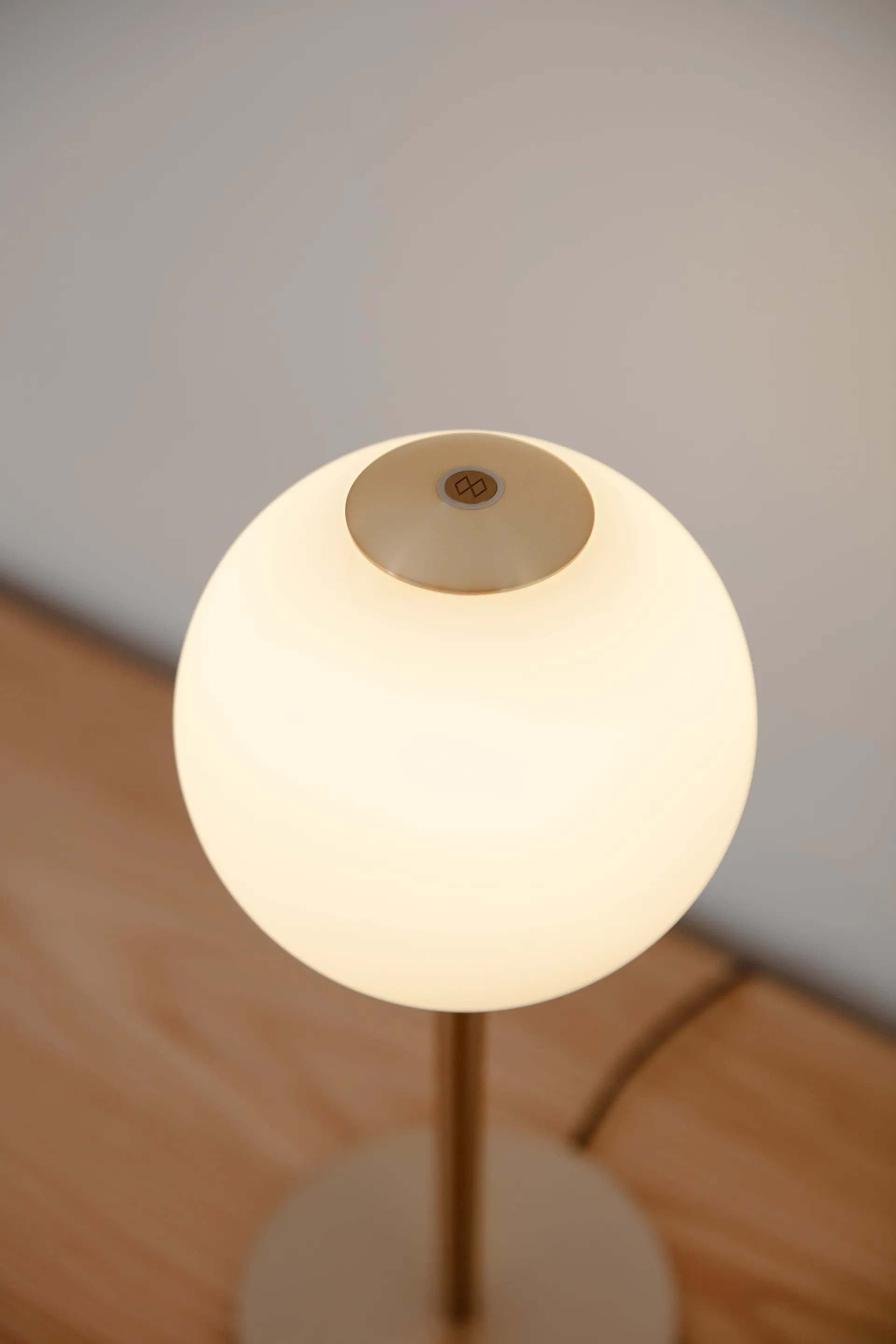 Audrey Table Tischlampe, Plated brass Umage
