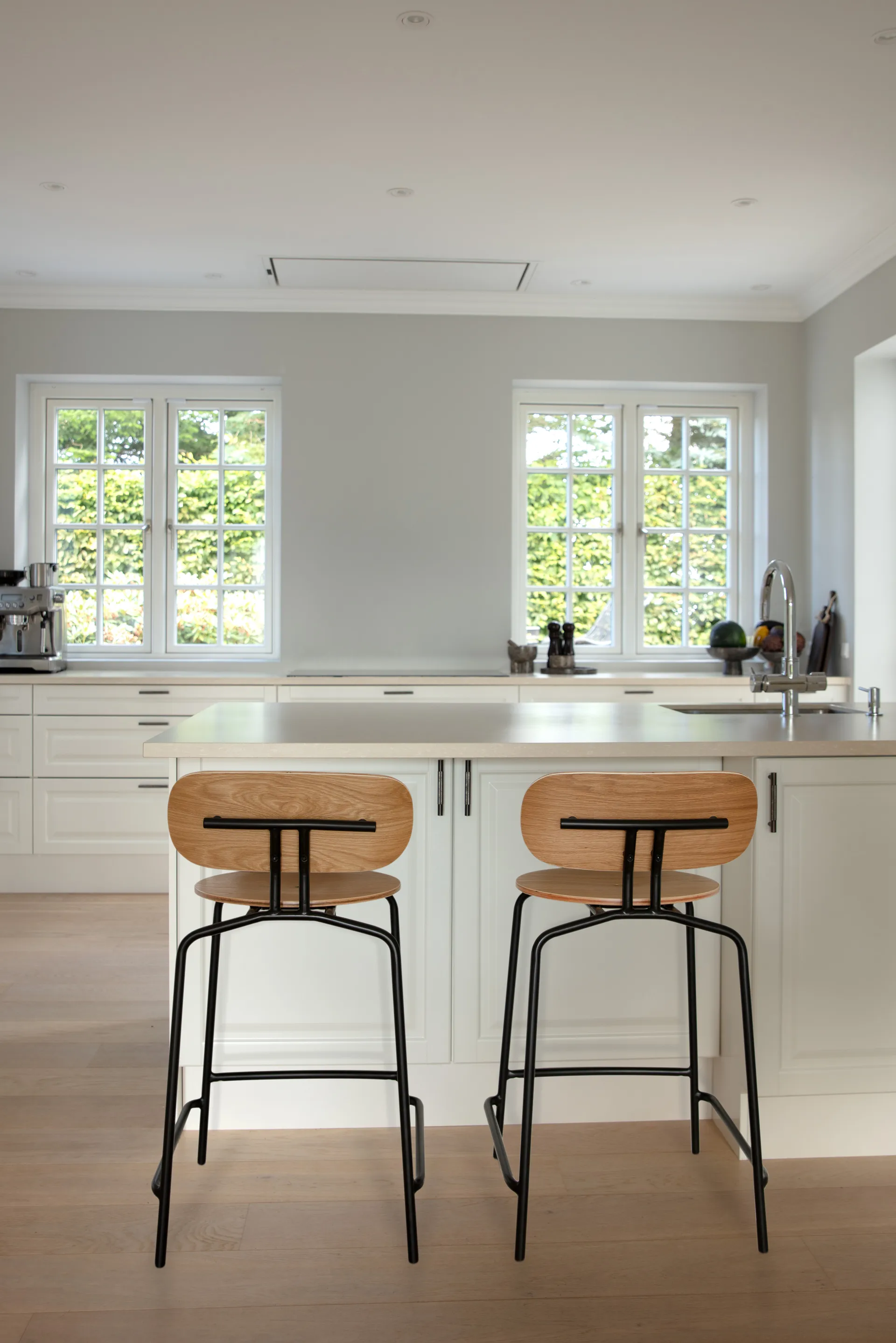 Curious Barhocker 65 cm, Oak-black Umage