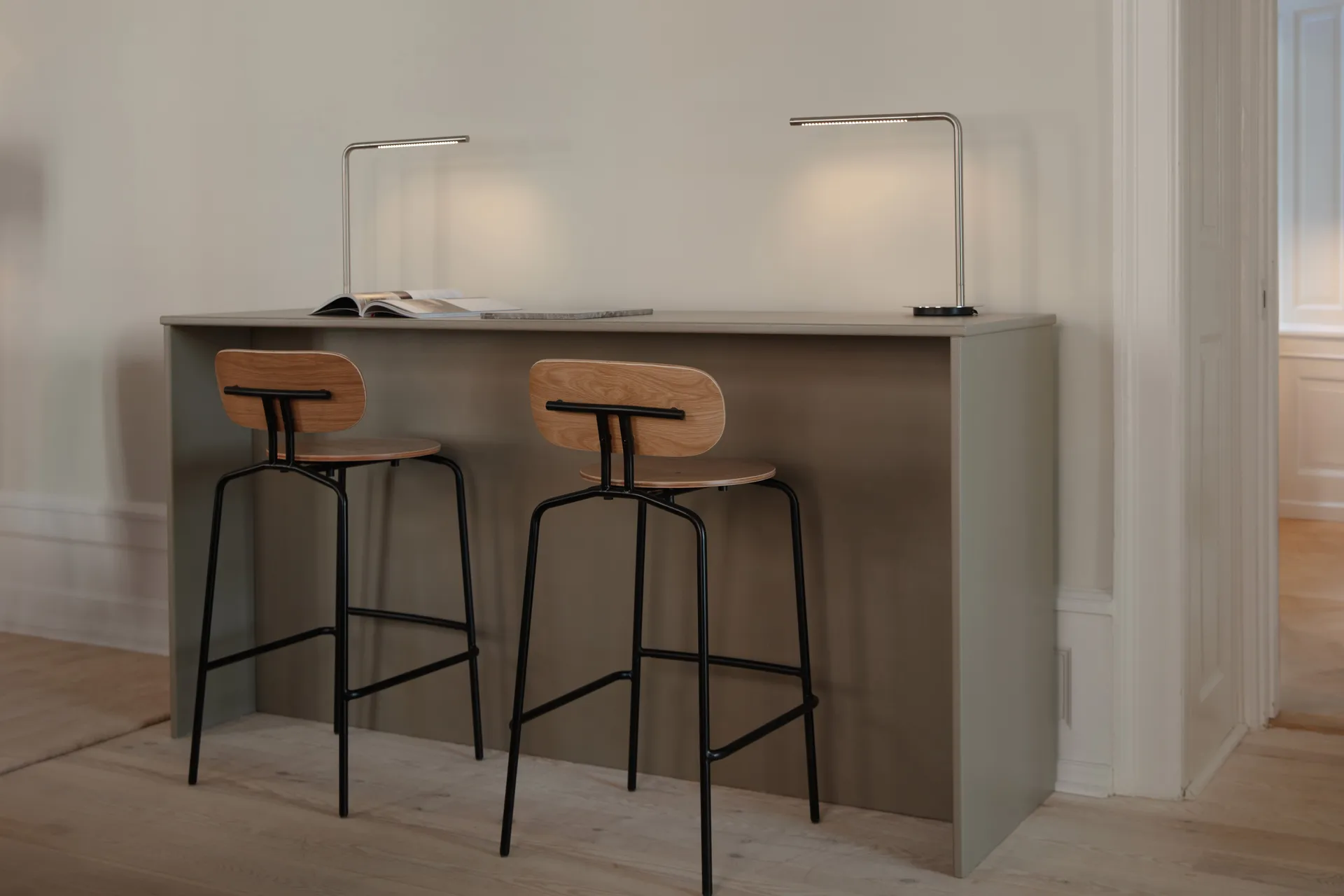 Curious Barhocker 75 cm, Oak-black Umage