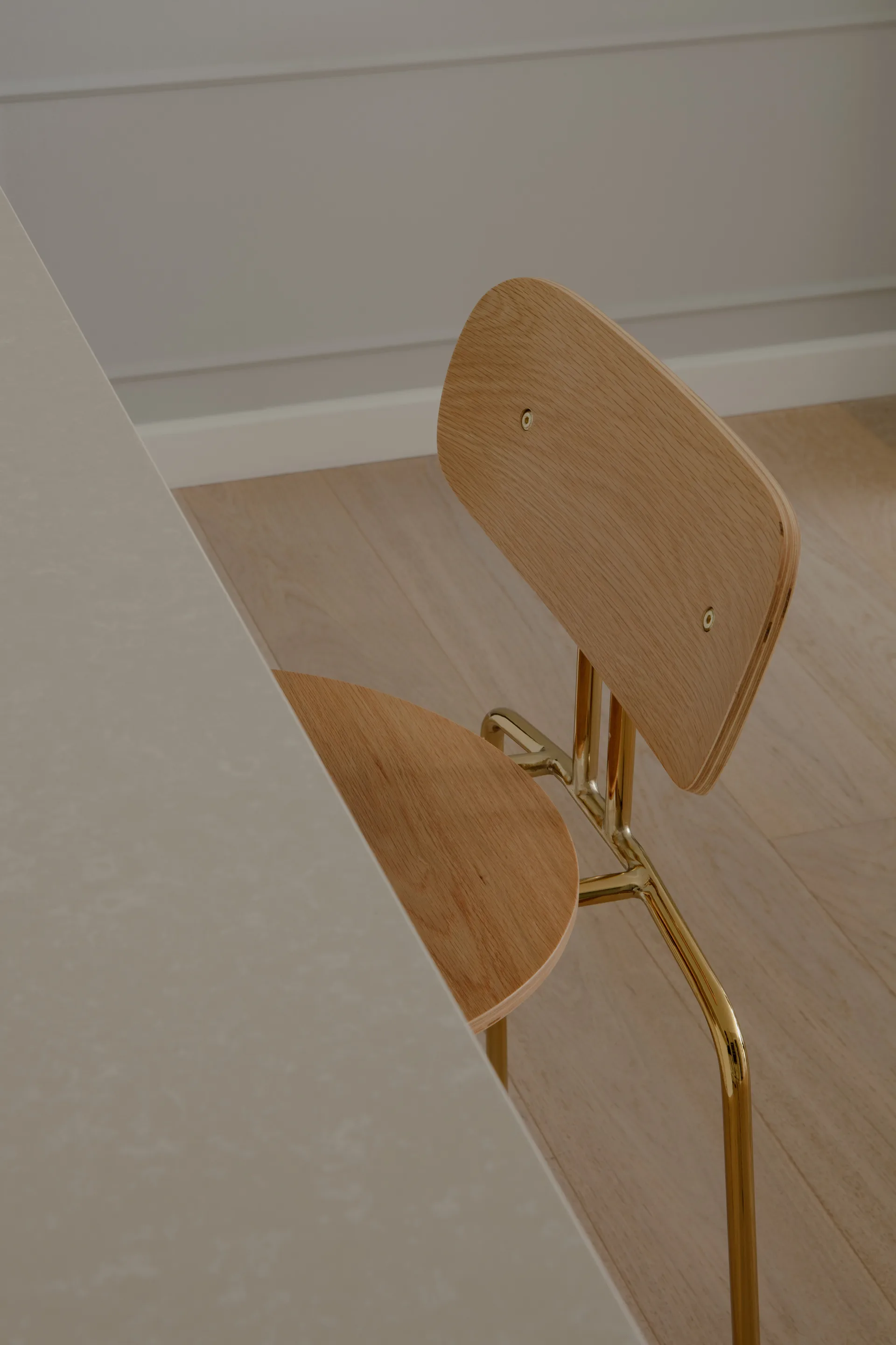 Curious Barhocker 75 cm, Oak-brass Umage