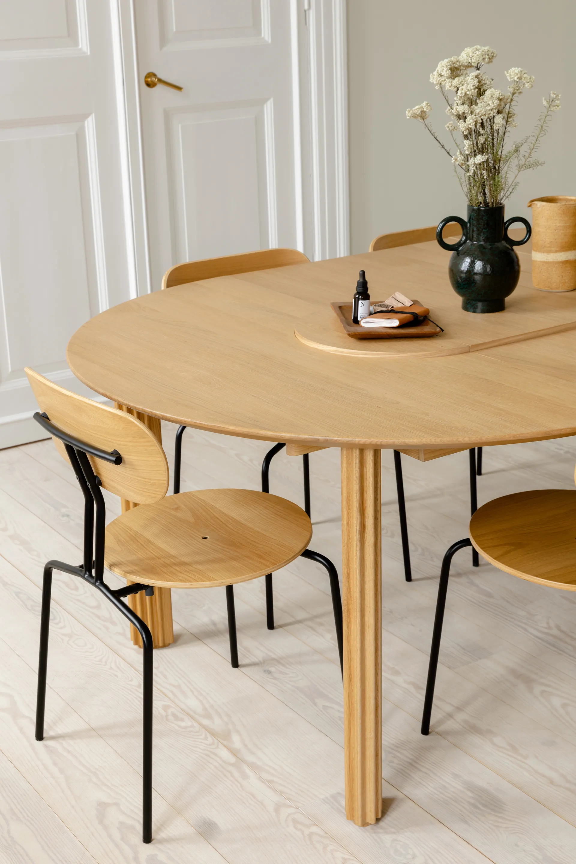 Curious Stuhl, Oak-black legs Umage