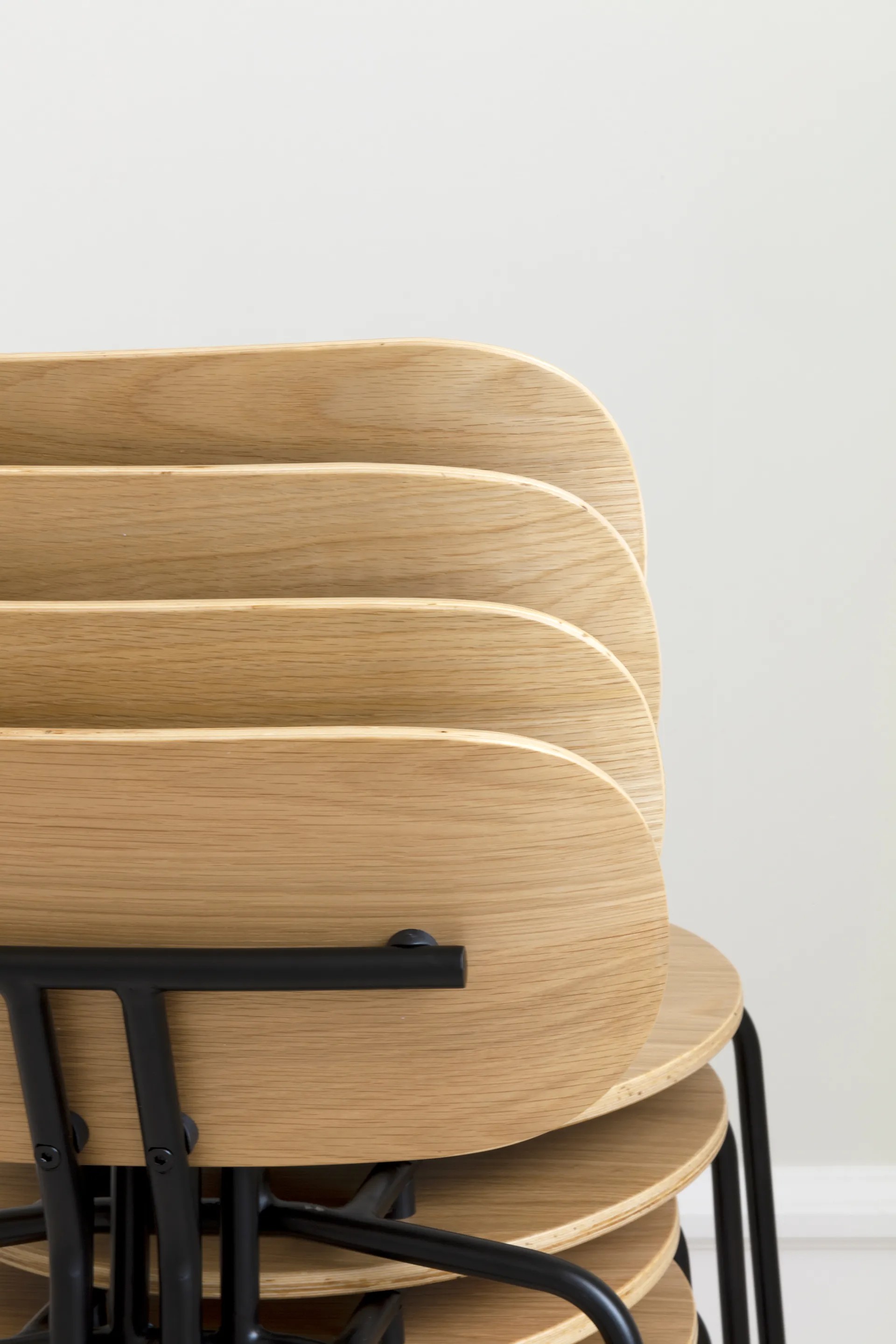 Curious Stuhl, Oak-black legs Umage