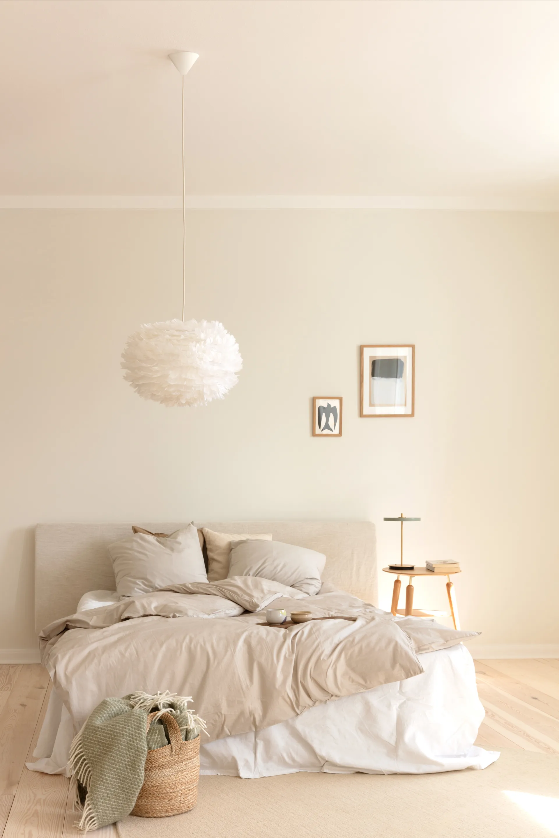 Eos Pendelleuchte medium weiß,  Umage