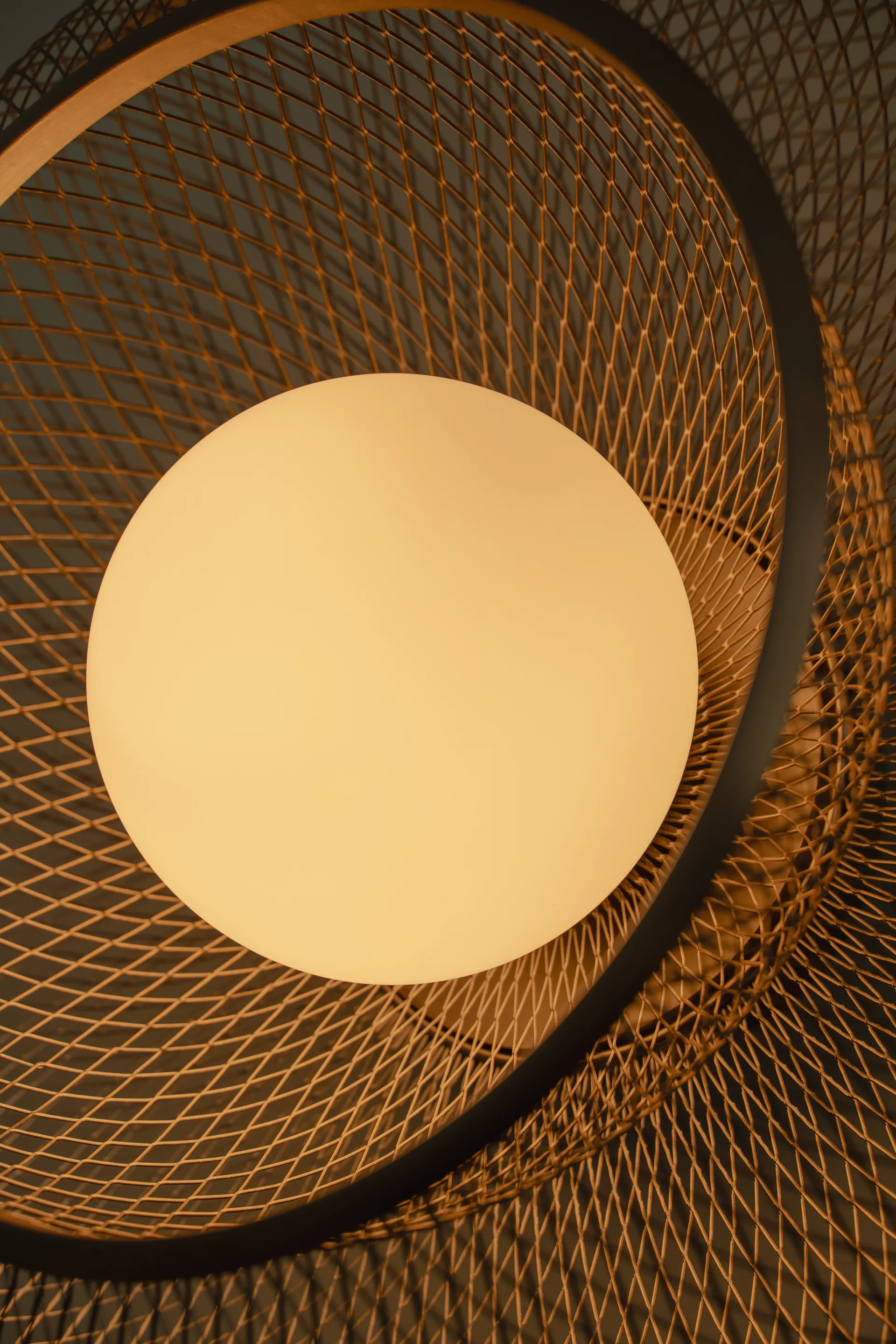 Faraday Up medium Deckenleuchte, Brushed Brass Umage