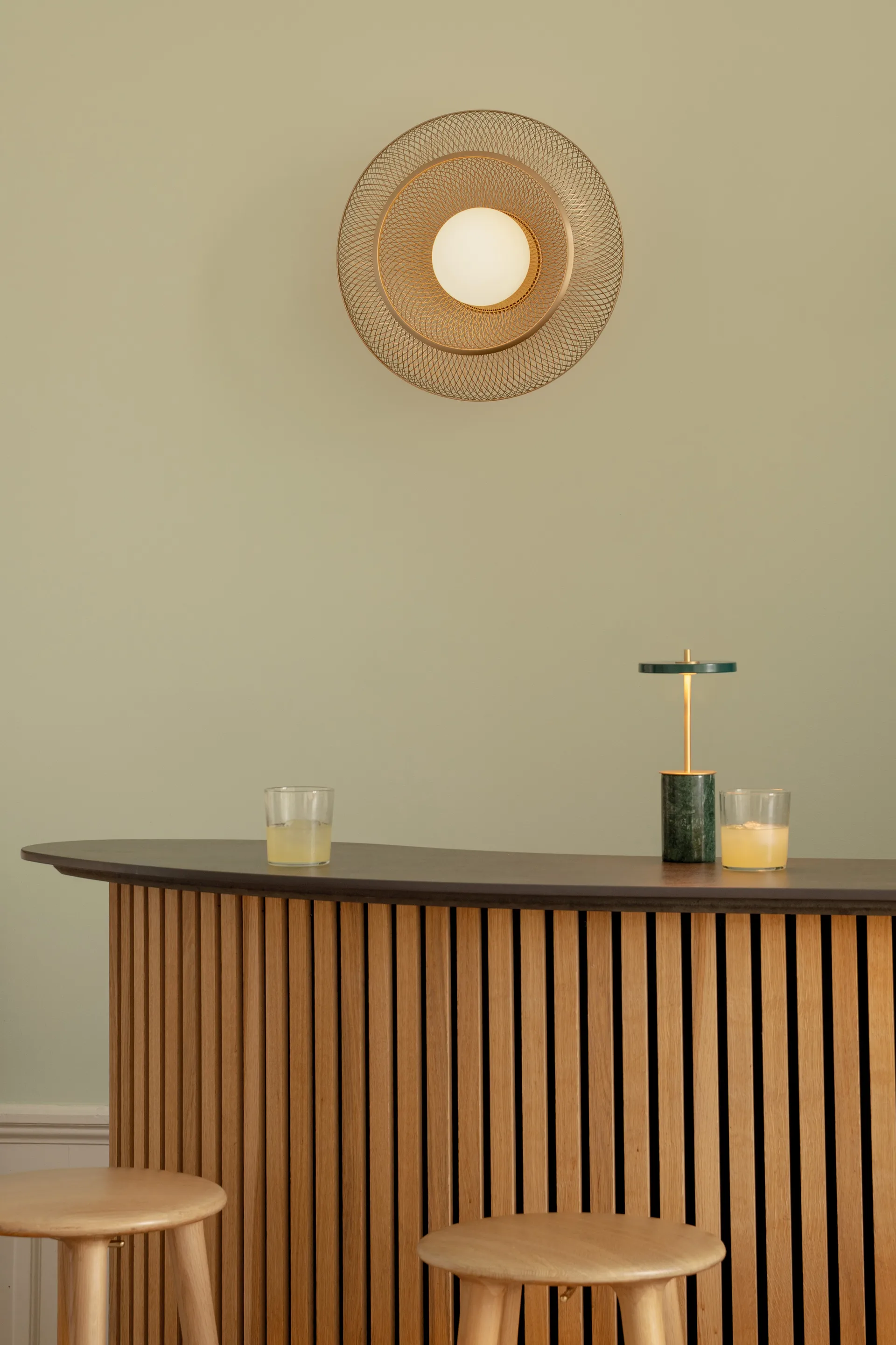 Faraday Up medium Deckenleuchte, Brushed Brass Umage