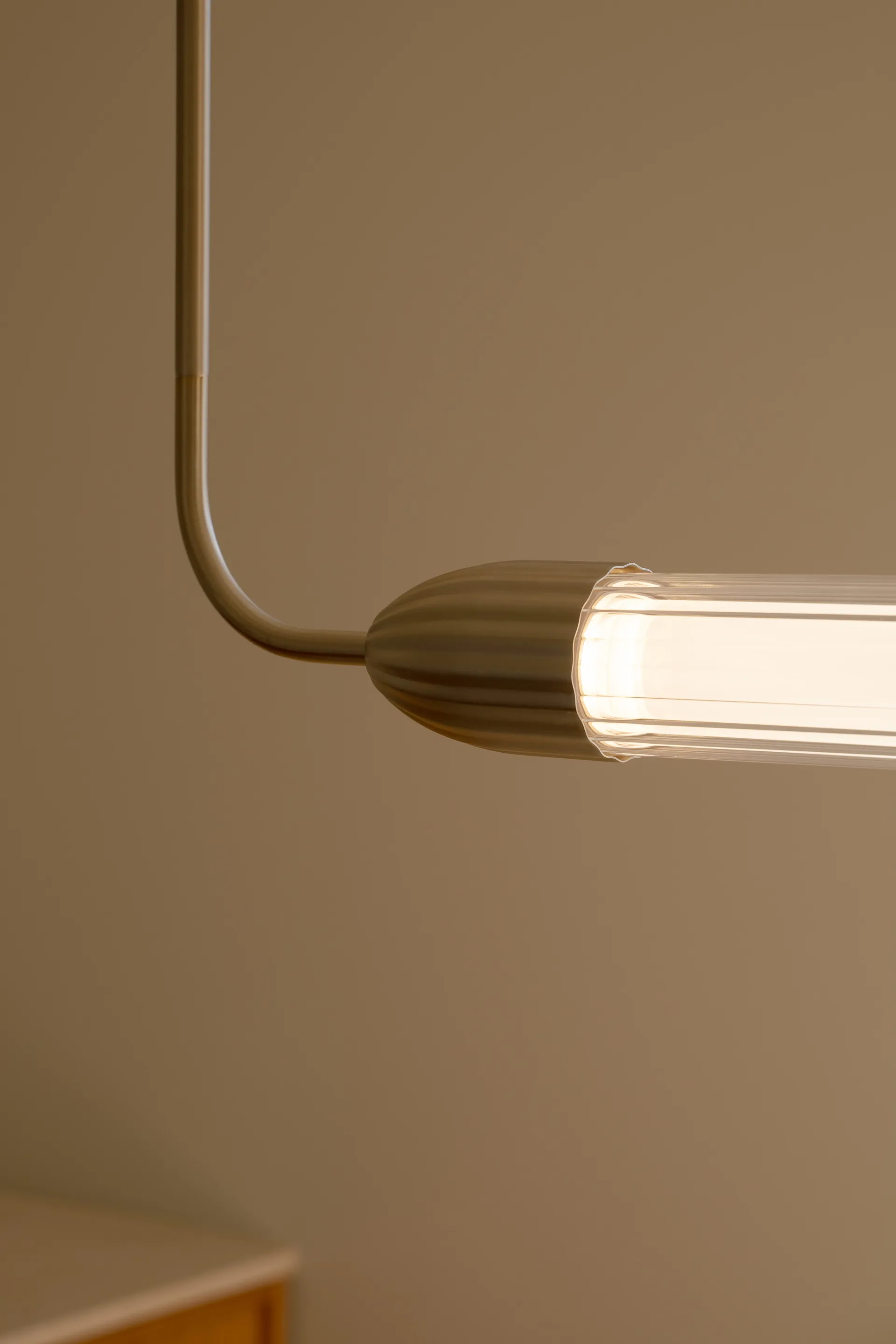Lemon Squeeze Linear Pendelleuchte, Brass Umage
