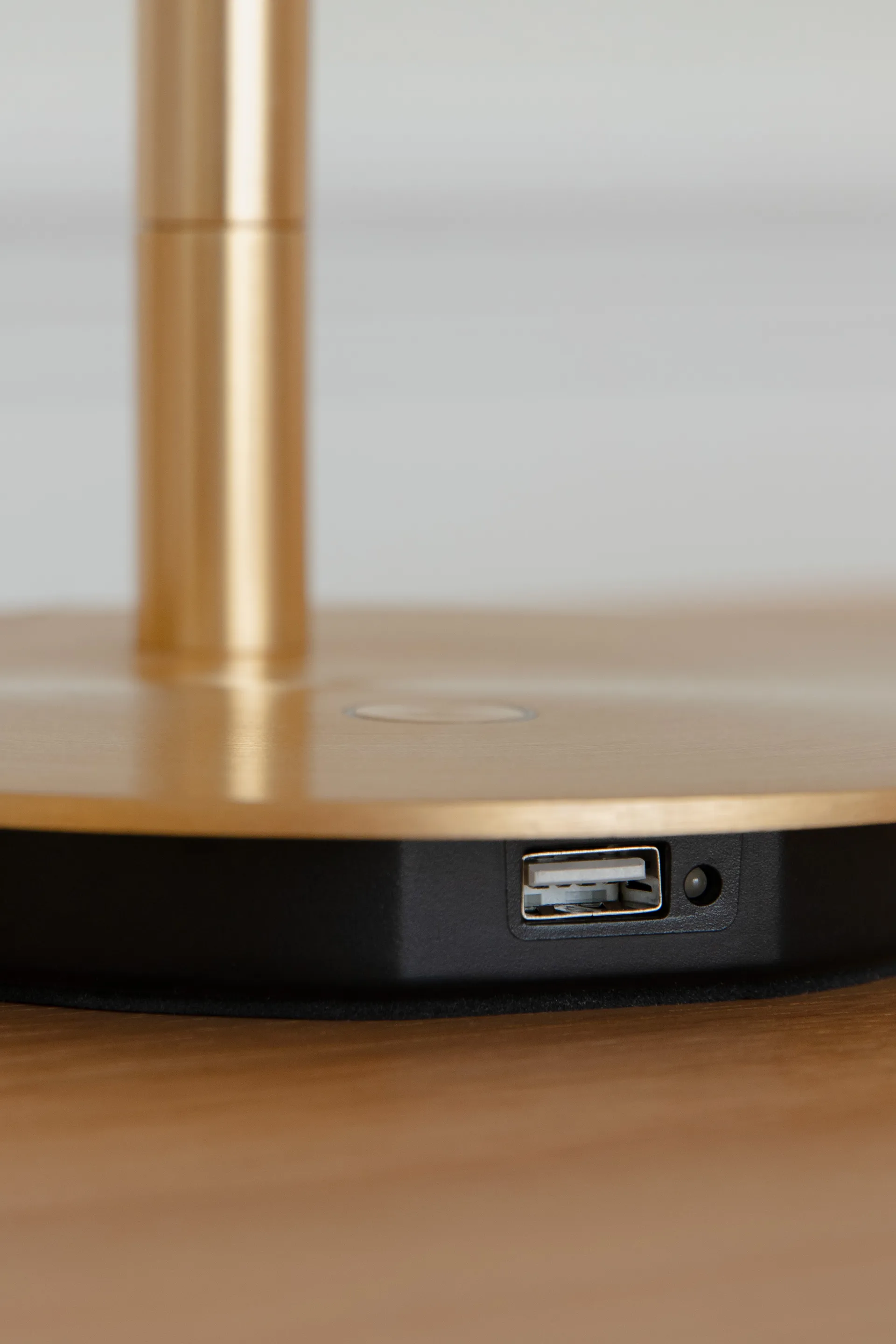 Omni Table Tischleuchte, Brass Umage