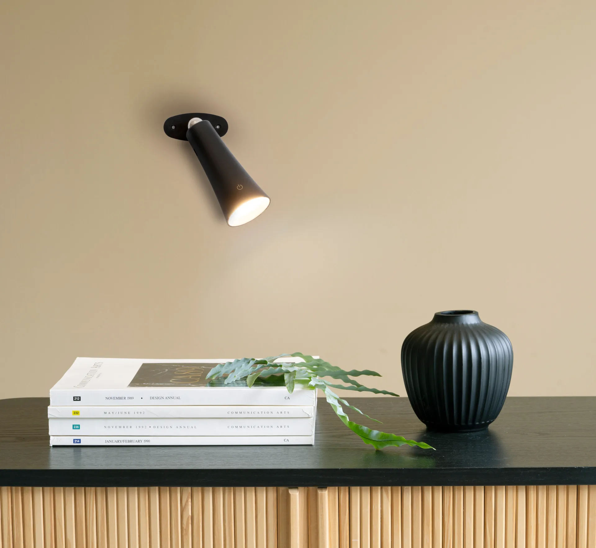 No Cable wiederaufladbare Schreibtischleuchte, Schwarz, Ø11,7x34,8 cm Unison