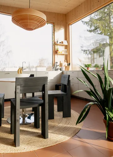 001 Dining Chair Stuhl - Schwarz gebeizte Kiefer - Vaarnii