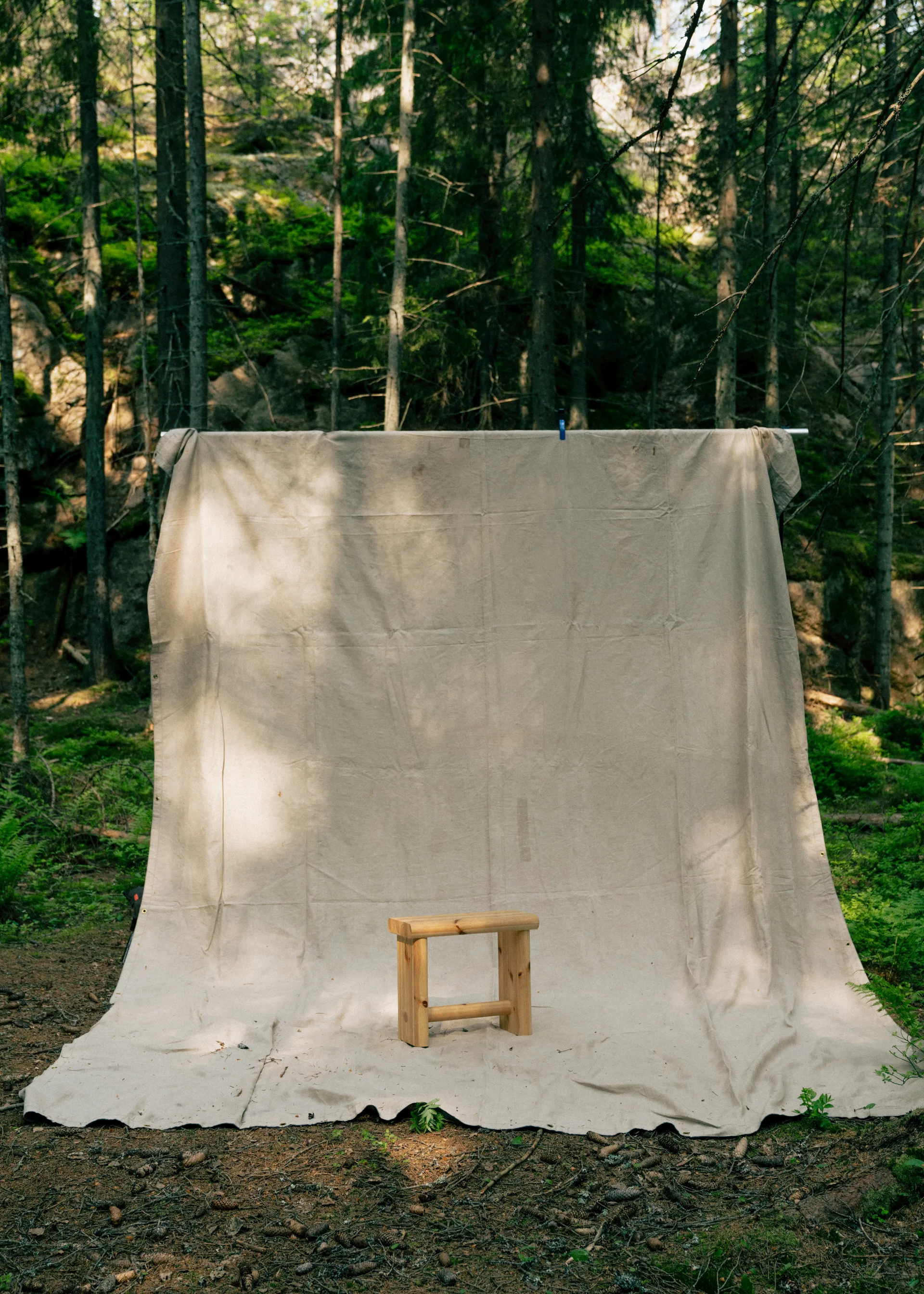 002 Ast Stool Hocker, Matt geölwachtete Kiefer, 55x26x45 cm Vaarnii