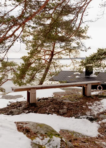 013 Osa Outdoor Bench Bank - Wärmebehandeltes Kiefernholz, 270x37x49 cm - Vaarnii