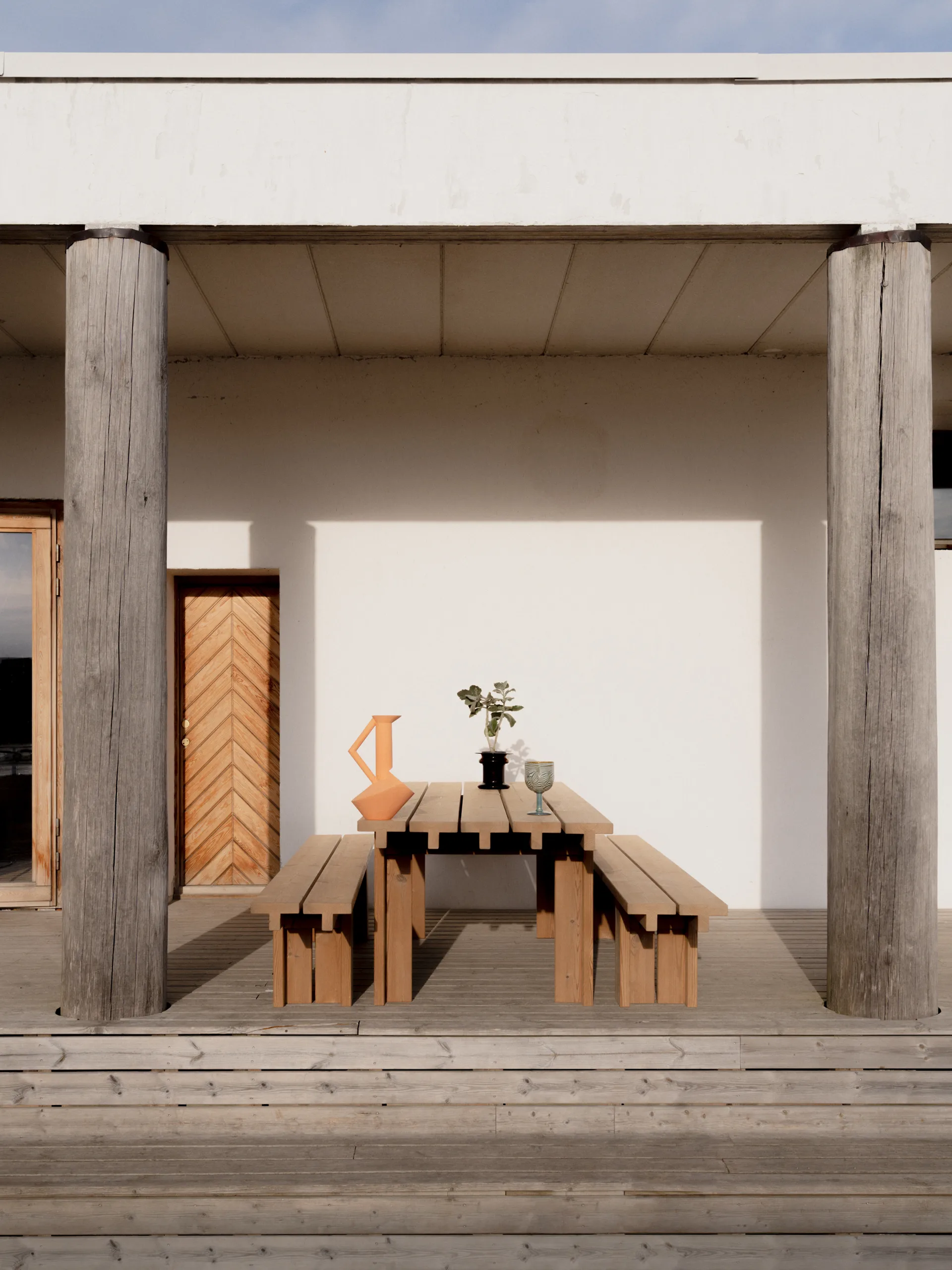 013 Osa Outdoor Bench Bank, Wärmebehandeltes Kiefernholz, 270x37x49 cm Vaarnii