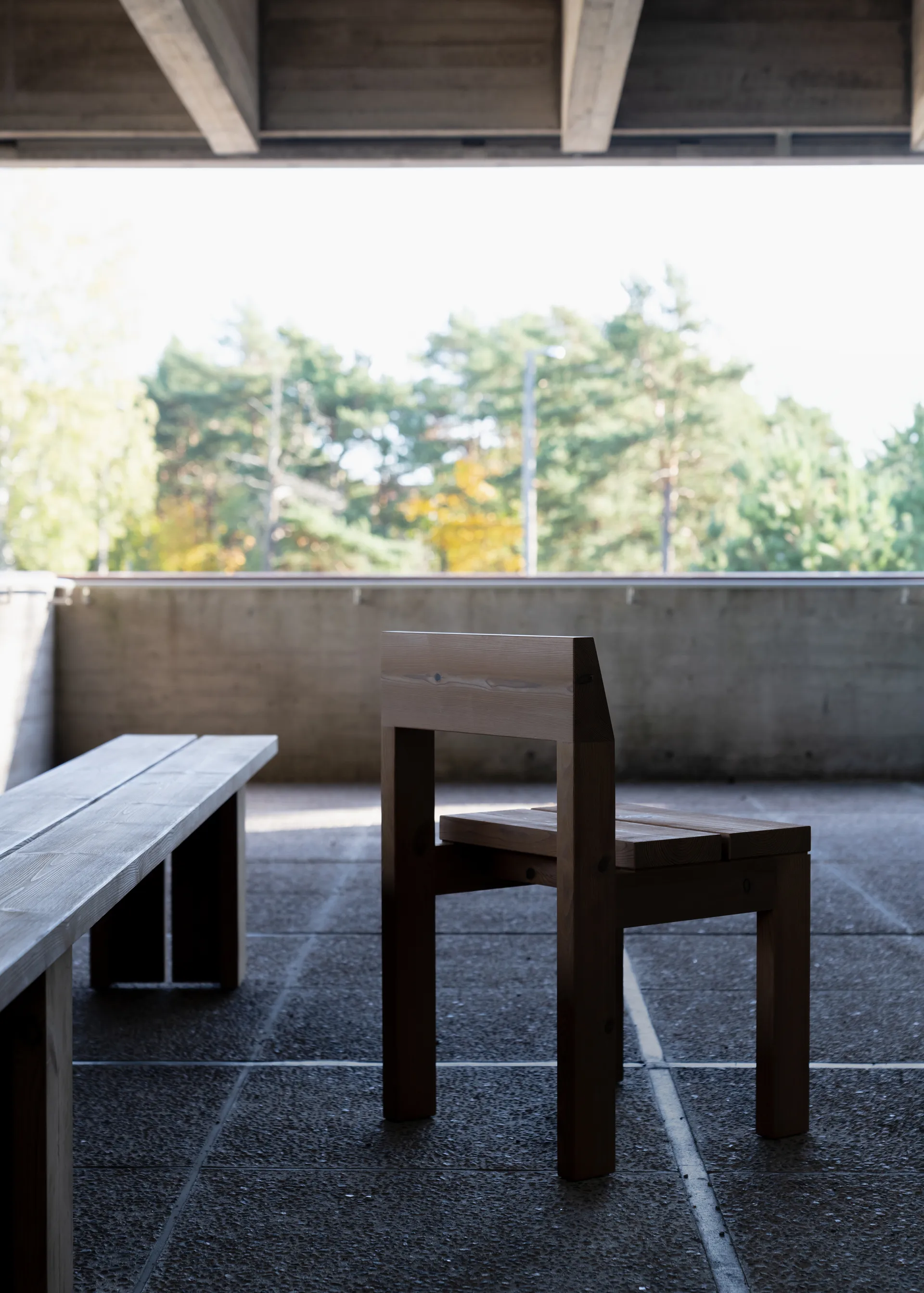 013 Osa Outdoor Dining Chair Stuhl, Matt geöltes Wachs-Kiefernholz Vaarnii