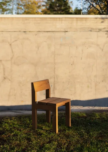 013 Osa Outdoor Dining Chair Stuhl - Matt geöltes Wachs-Kiefernholz - Vaarnii