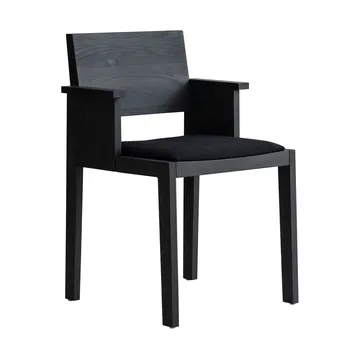 016 Maasto Dining Armchair Armlehnstuhl - Schwarz gebeizte Kiefer, gepolsterter Sitz schwarz - Vaarnii