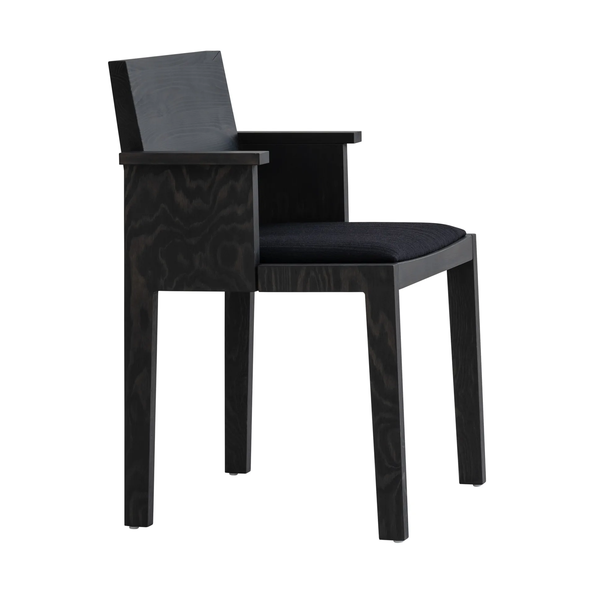 016 Maasto Dining Armchair Armlehnstuhl, Schwarz gebeizte Kiefer, gepolsterter Sitz schwarz Vaarnii
