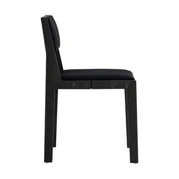 016 Maasto Dining Chair Stuhl - Schwarz gebeizte Kiefer, Vorderseite mit schwarzem Bezug - Vaarnii