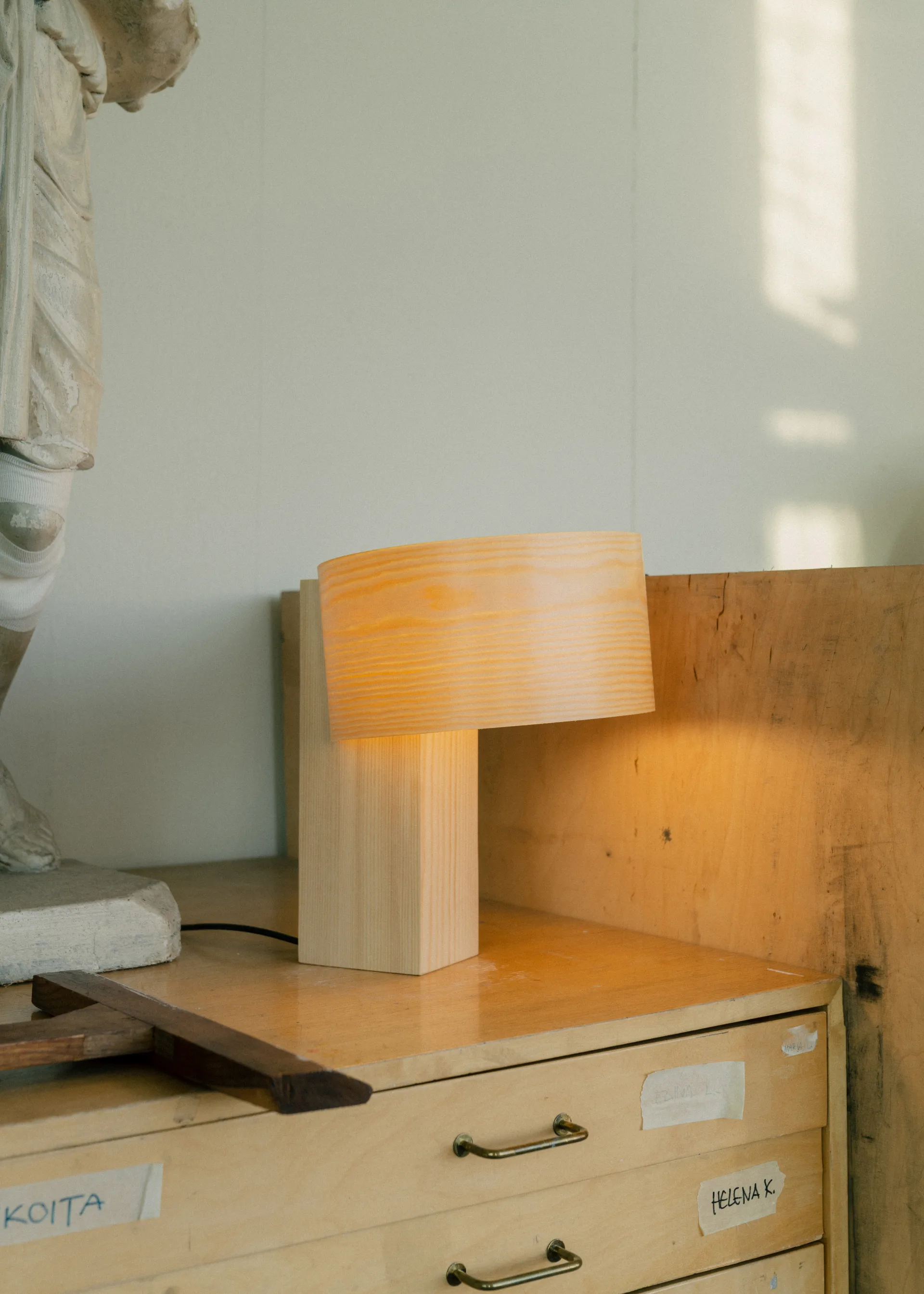 018 Hoop Table Lamp Tischleuchte, Matt geölte Kiefer, 34 cm Vaarnii