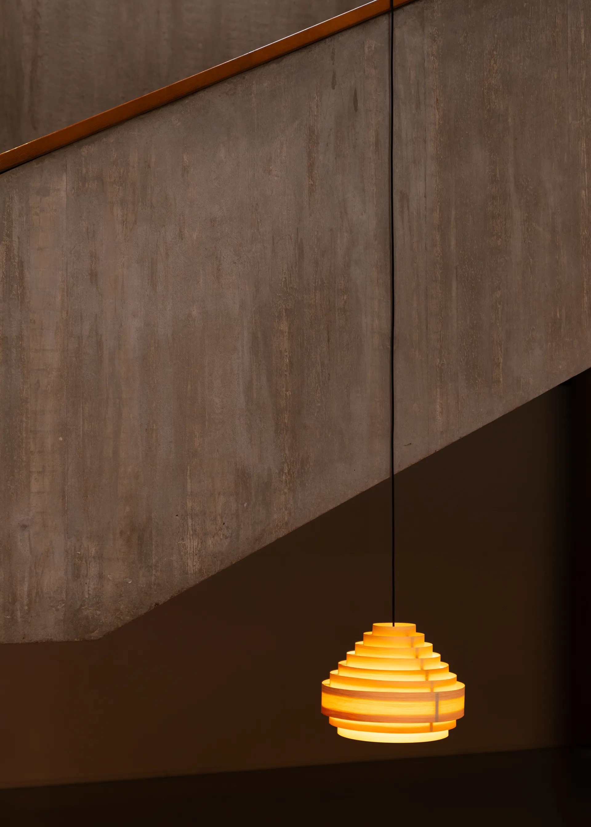 1001 Hans Pendant Pendelleuchte, Matt geölte Kiefer, Ø38 cm Vaarnii