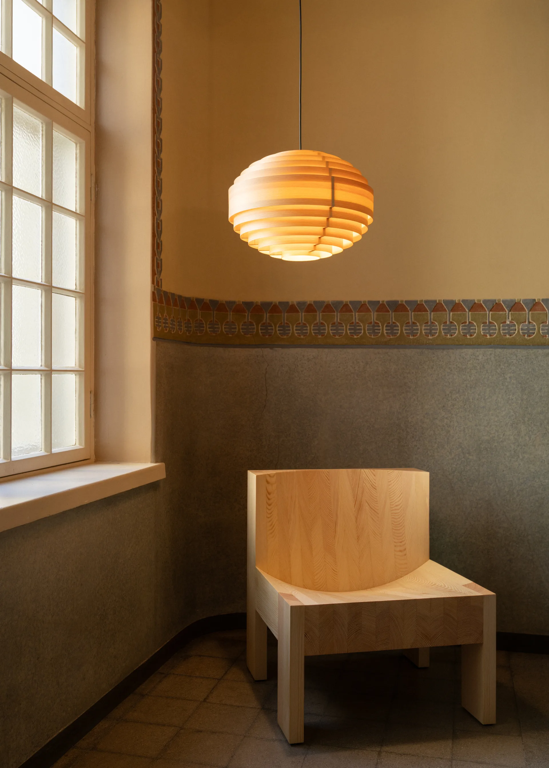 1002 Hans Pendant Pendelleuchte, Matt geölte Fichte, Ø46 cm Vaarnii