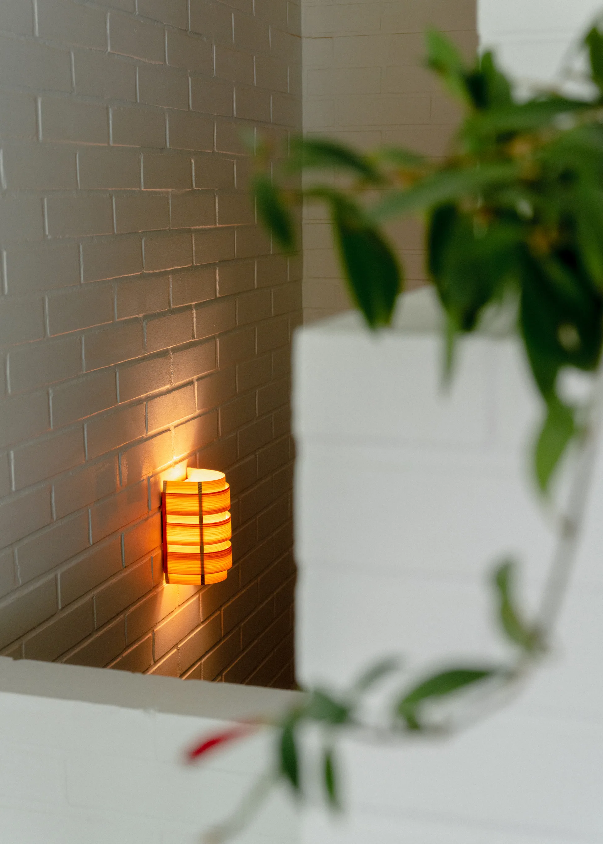 1004 Hans Wandleuchte, Matt ölgewachste Kiefer, 16x24 cm Vaarnii