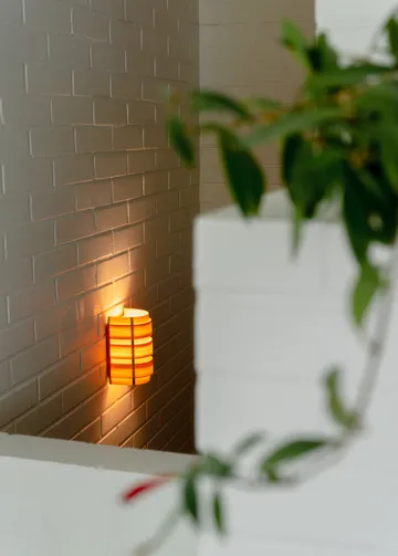 1004 Hans Wandleuchte - Matt ölgewachste Kiefer, 16x24 cm - Vaarnii