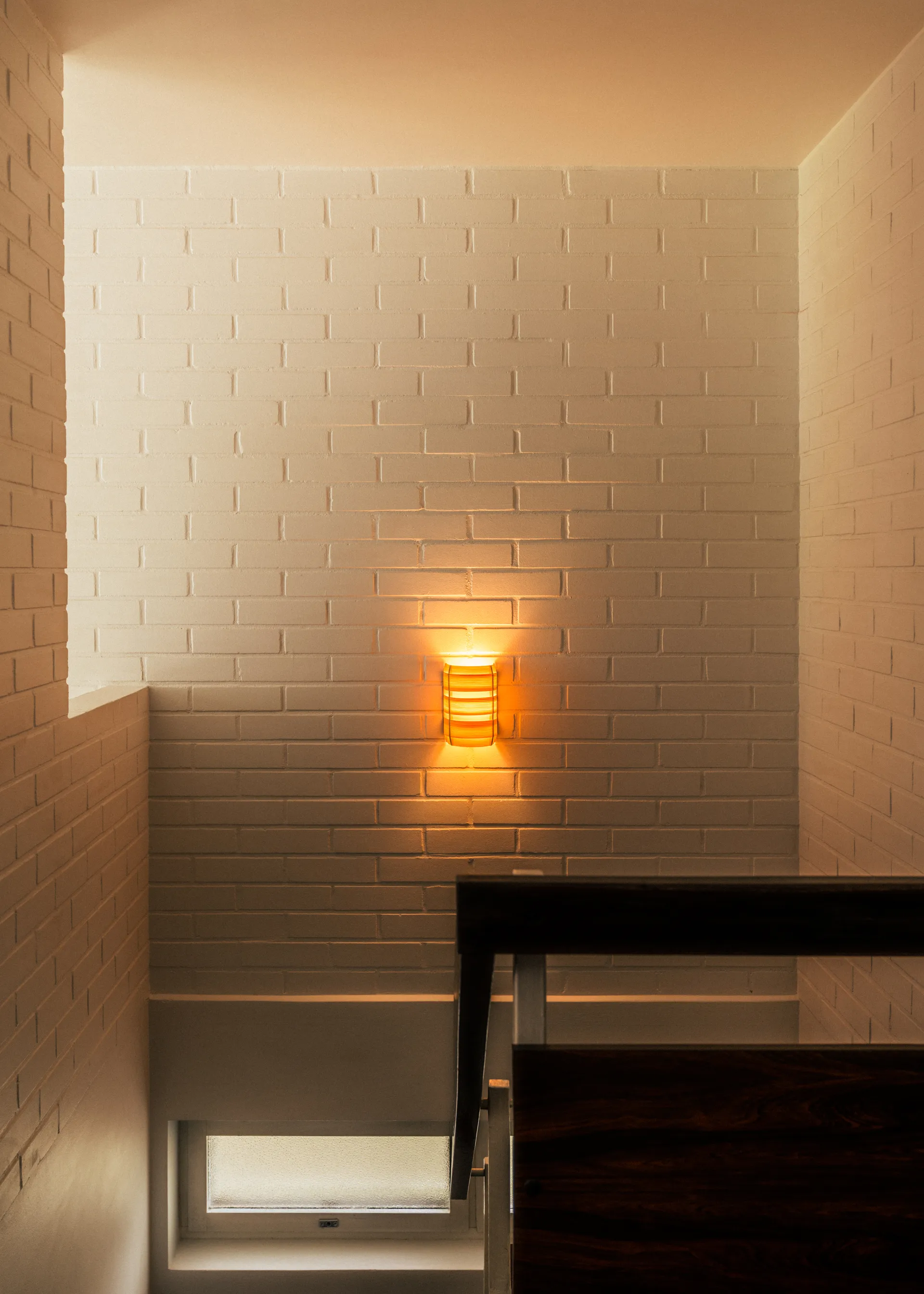 1004 Hans Wandleuchte, Matt ölgewachste Kiefer, 16x24 cm Vaarnii