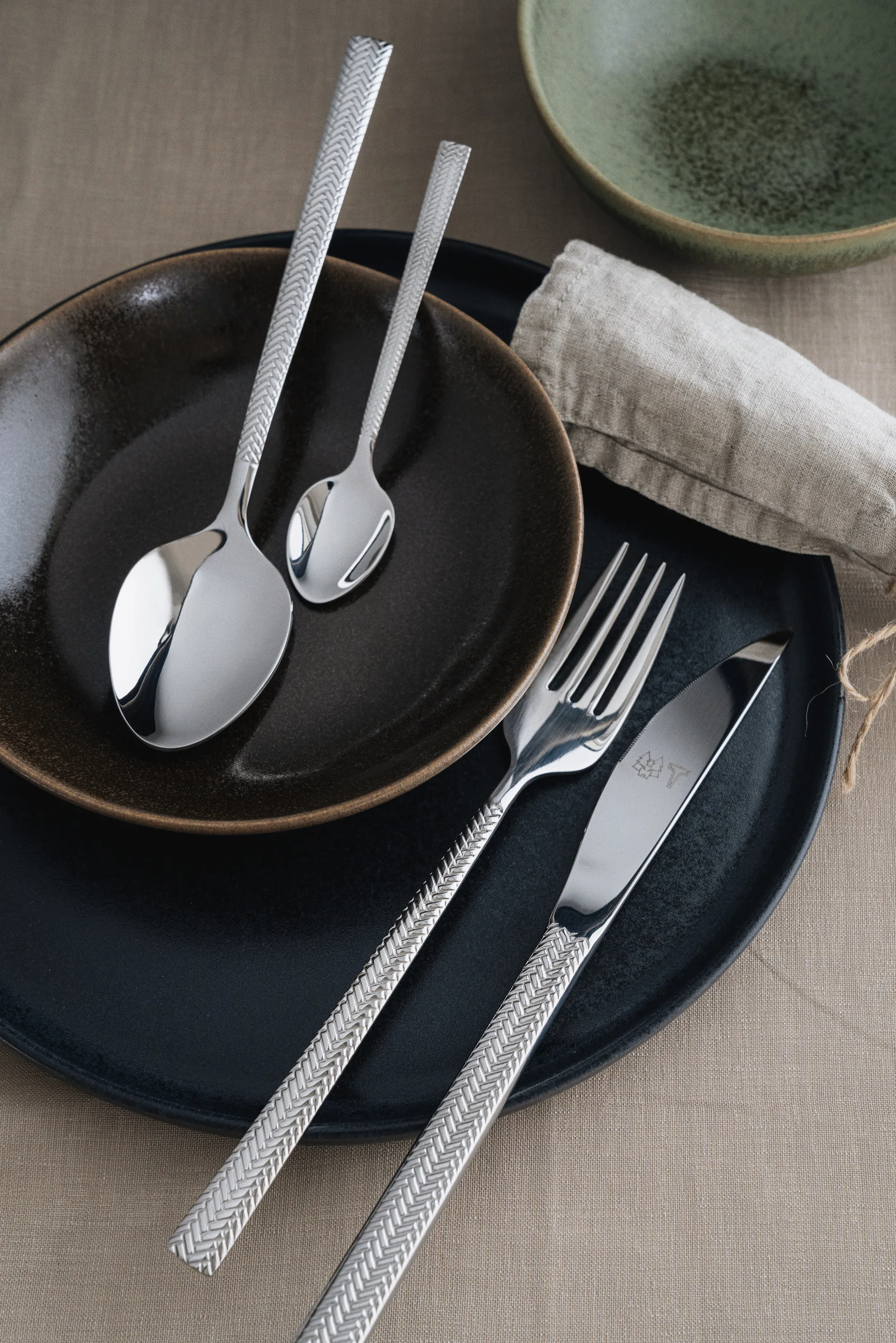 Glöd Besteckset 16 Teile, Fischgrätenmuster Vargen & Thor