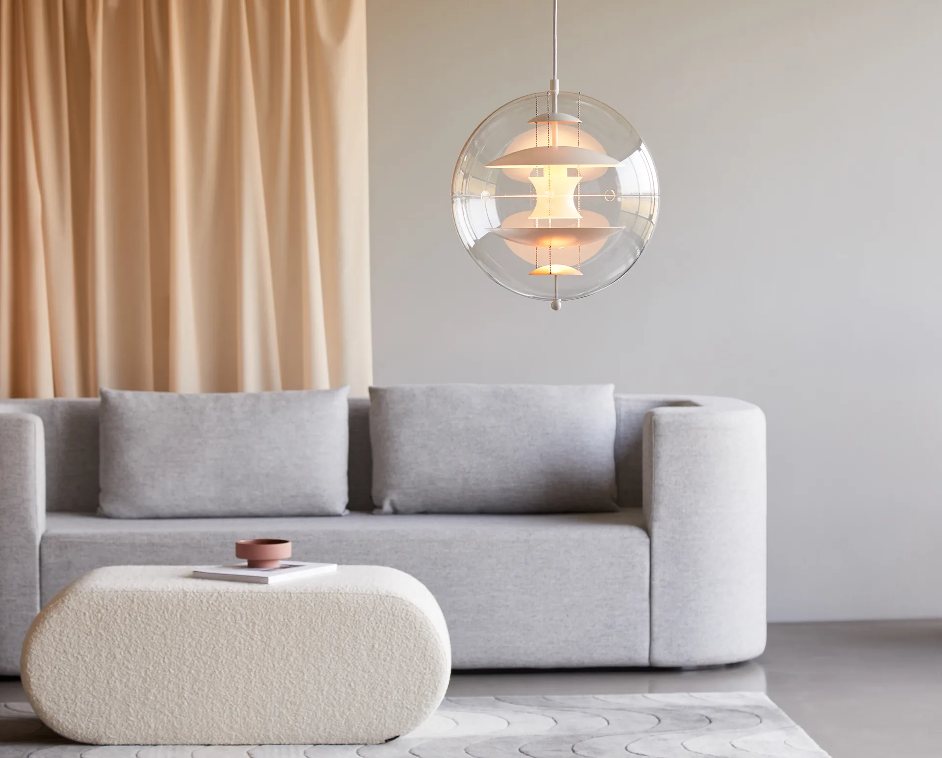 VP Globe Warm Peach Pendelleuchte, Ø40cm Verpan
