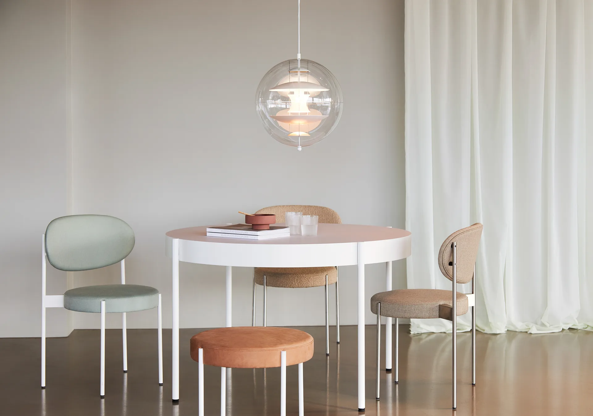 VP Globe Warm Peach Pendelleuchte, Ø40cm Verpan