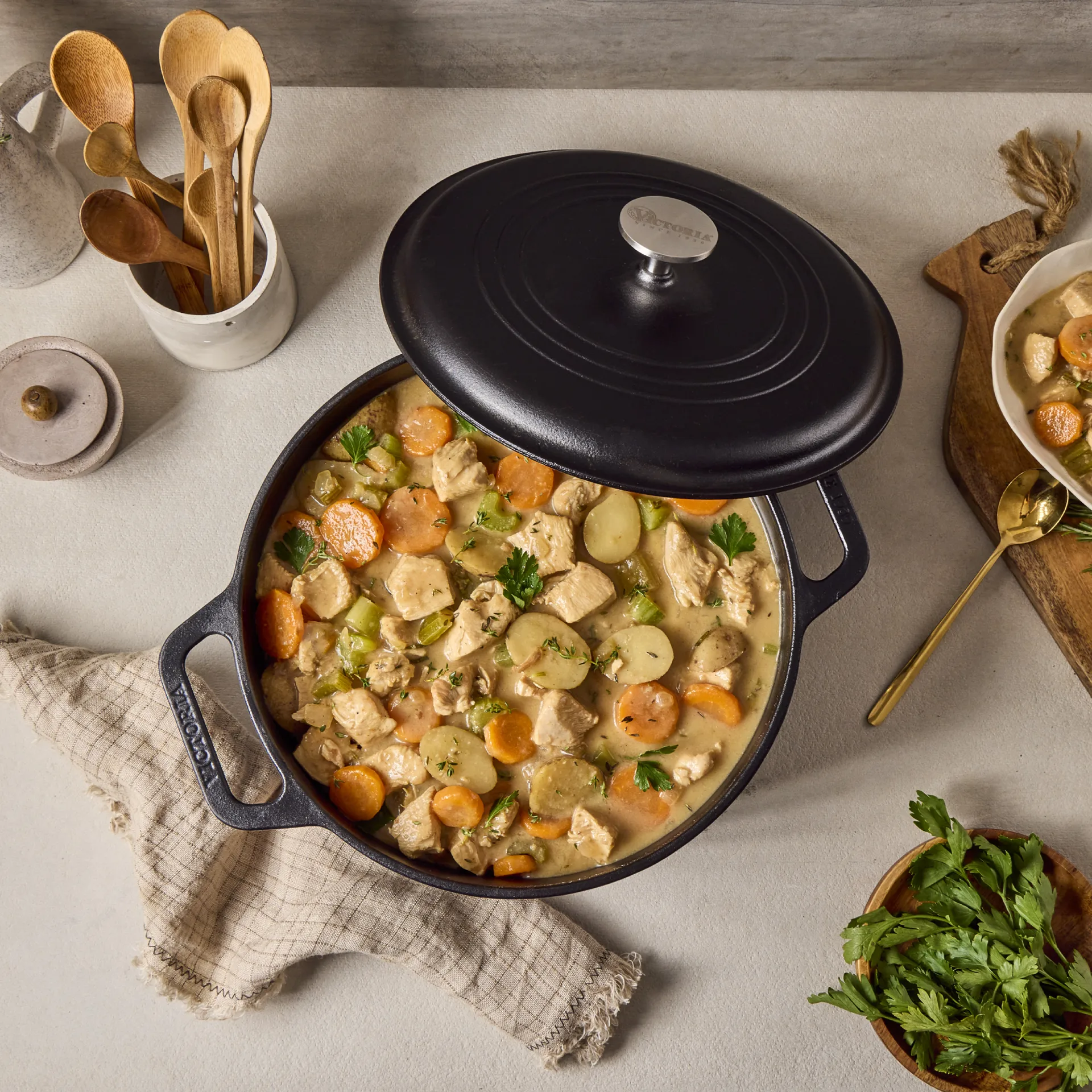 Gusseisentopf Ø26 cm, 5,7 L Victoria