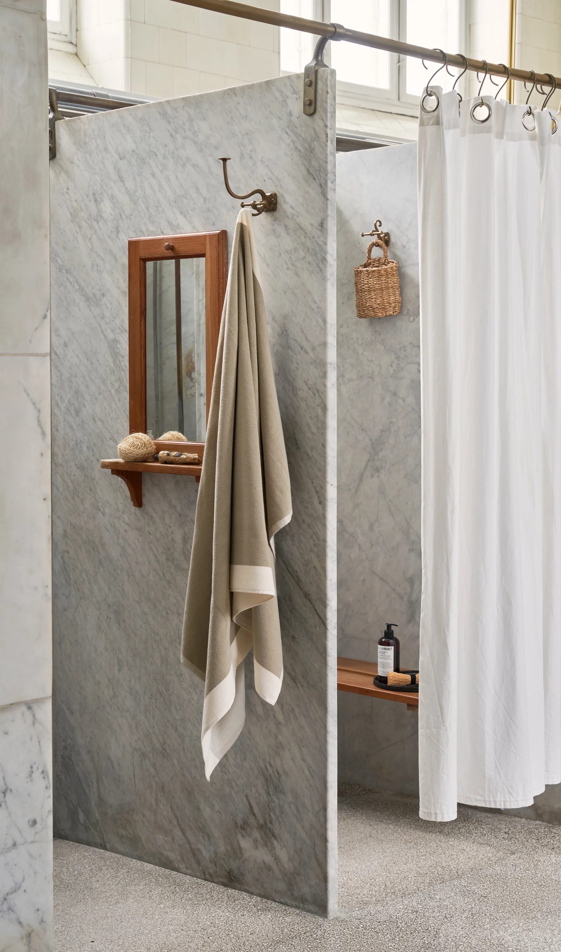 Vipp104 Badetuch, Taupe, 76×135 cm Vipp