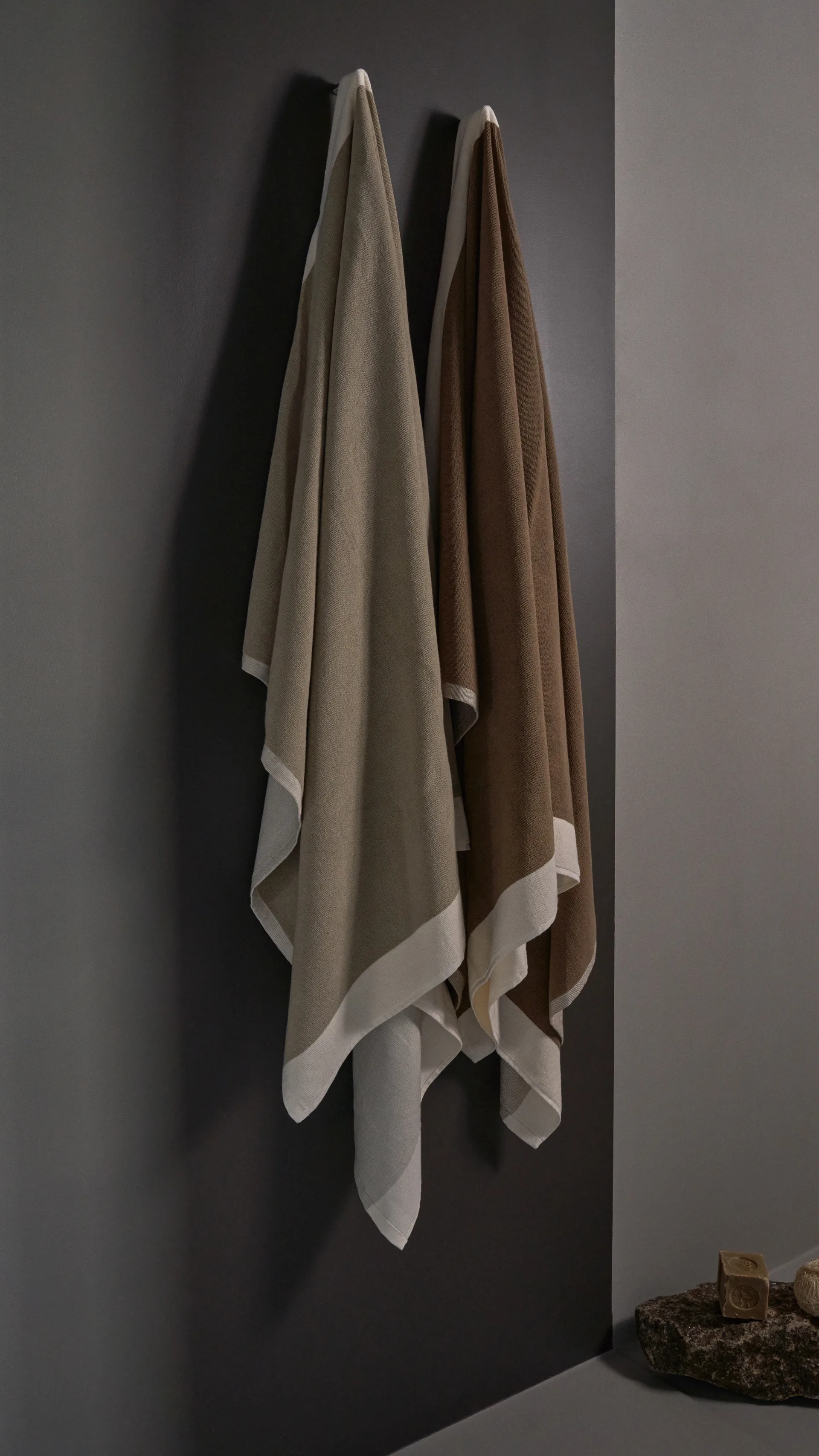 Vipp105 Strandtuch, Taupe, 100x180 cm Vipp
