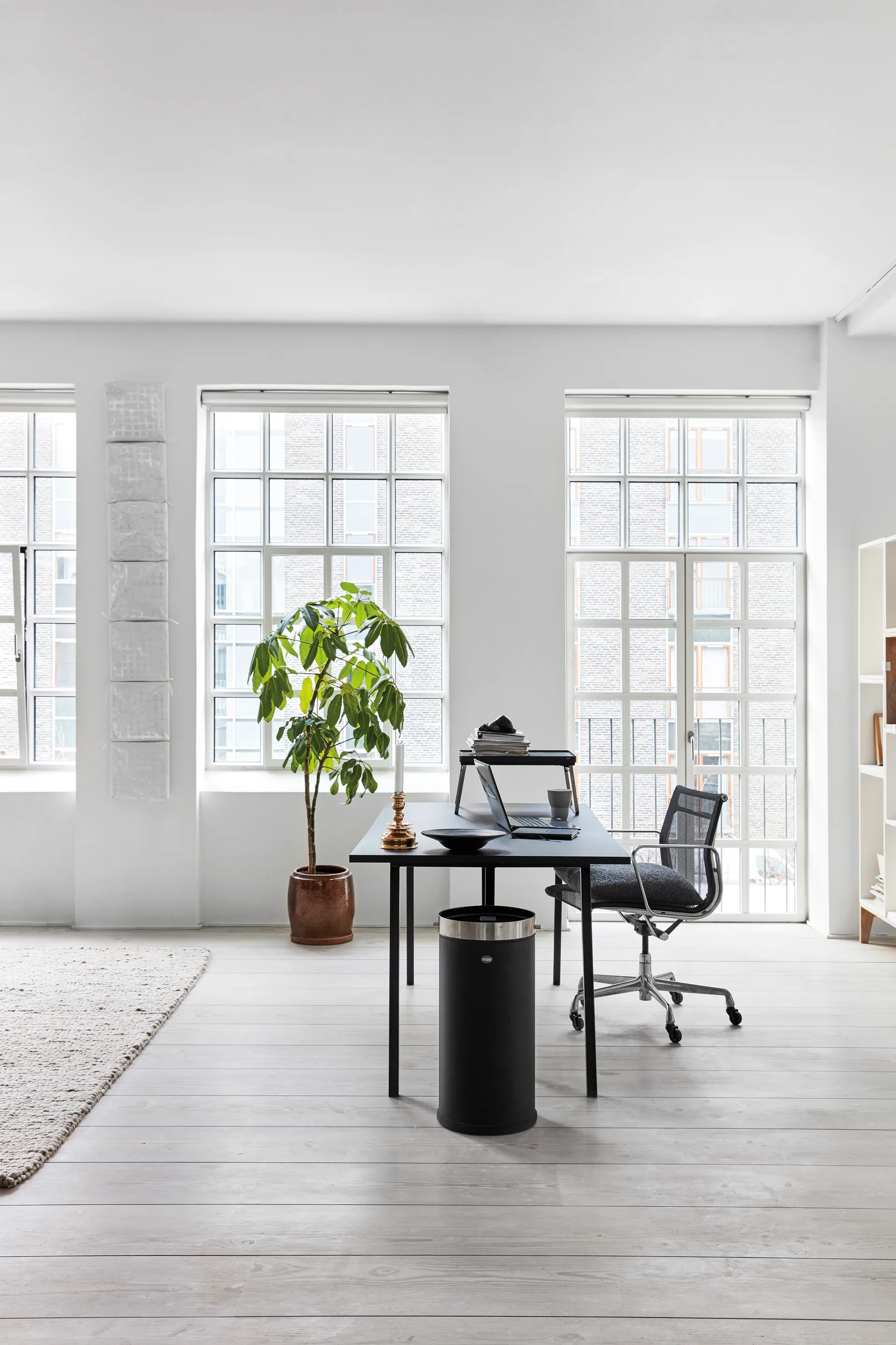 Vipp52 Papierkorb Ø30x60 cm, Black Vipp