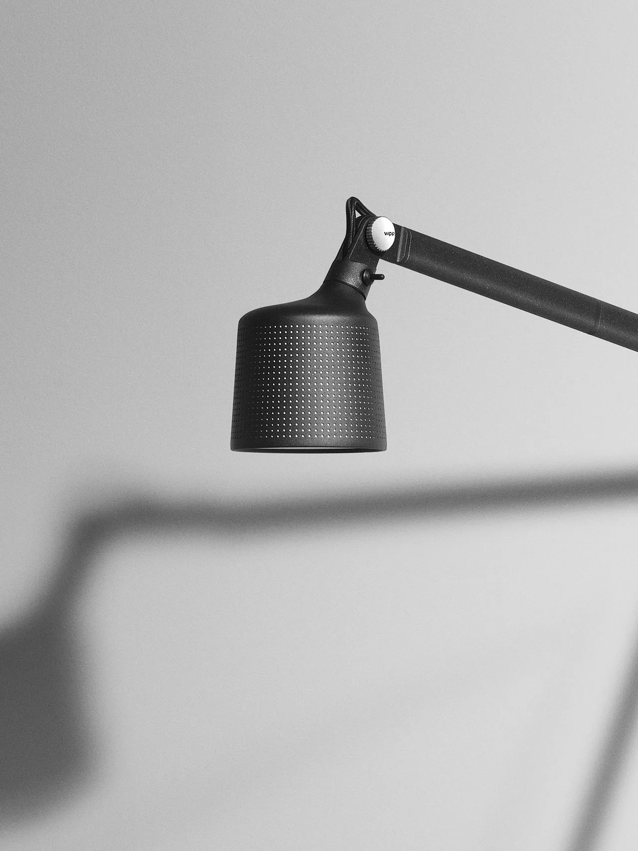 Vipp521 Schreibtischlampe mit Halterung, Black Vipp