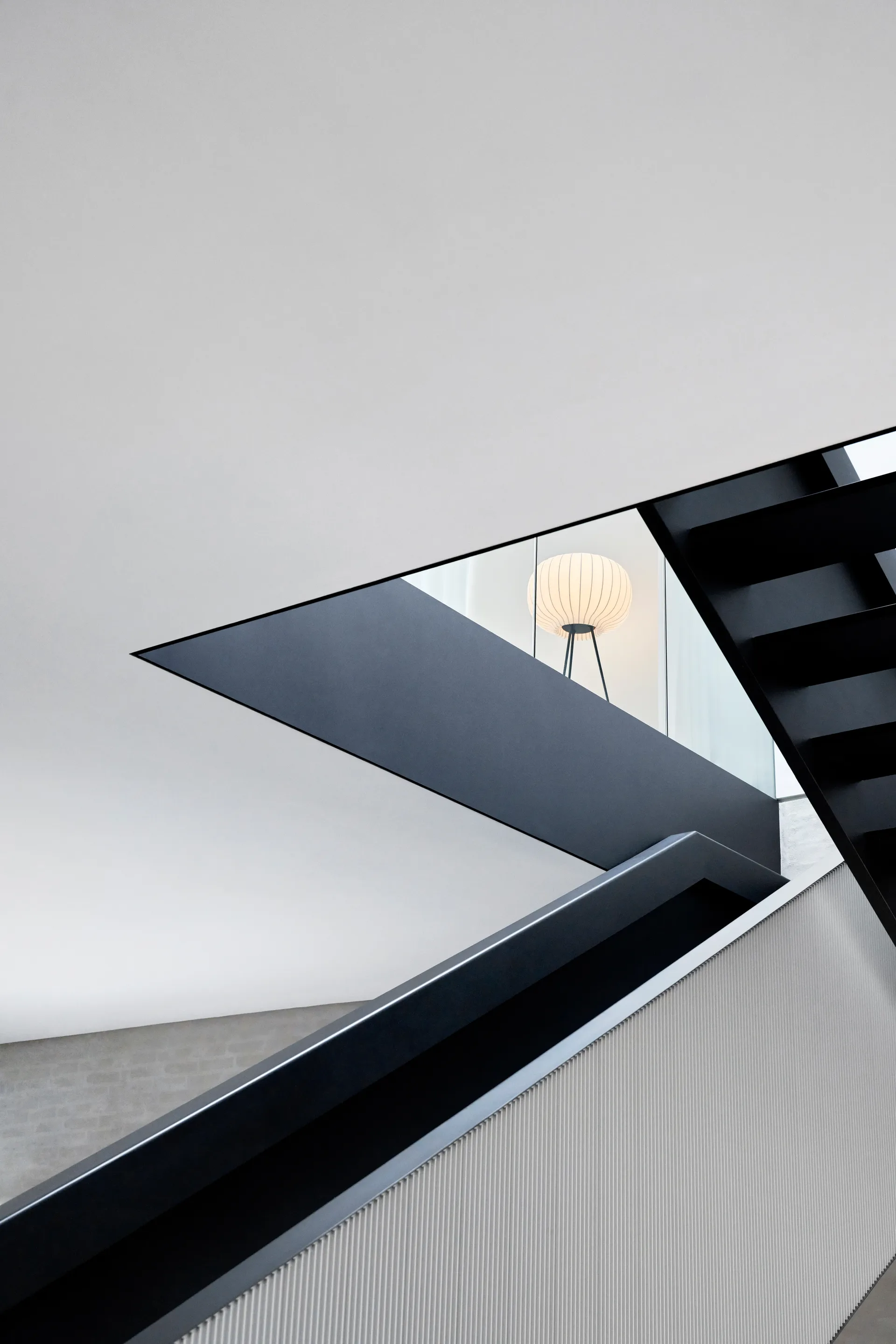 Vipp581 Paper Stehleuchte 112 cm, Dark oak-white Vipp