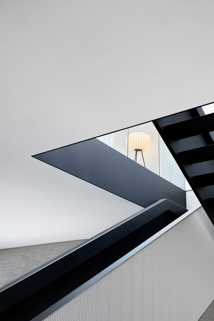 Vipp581 Paper Stehleuchte 112 cm, Dark oak-white Vipp