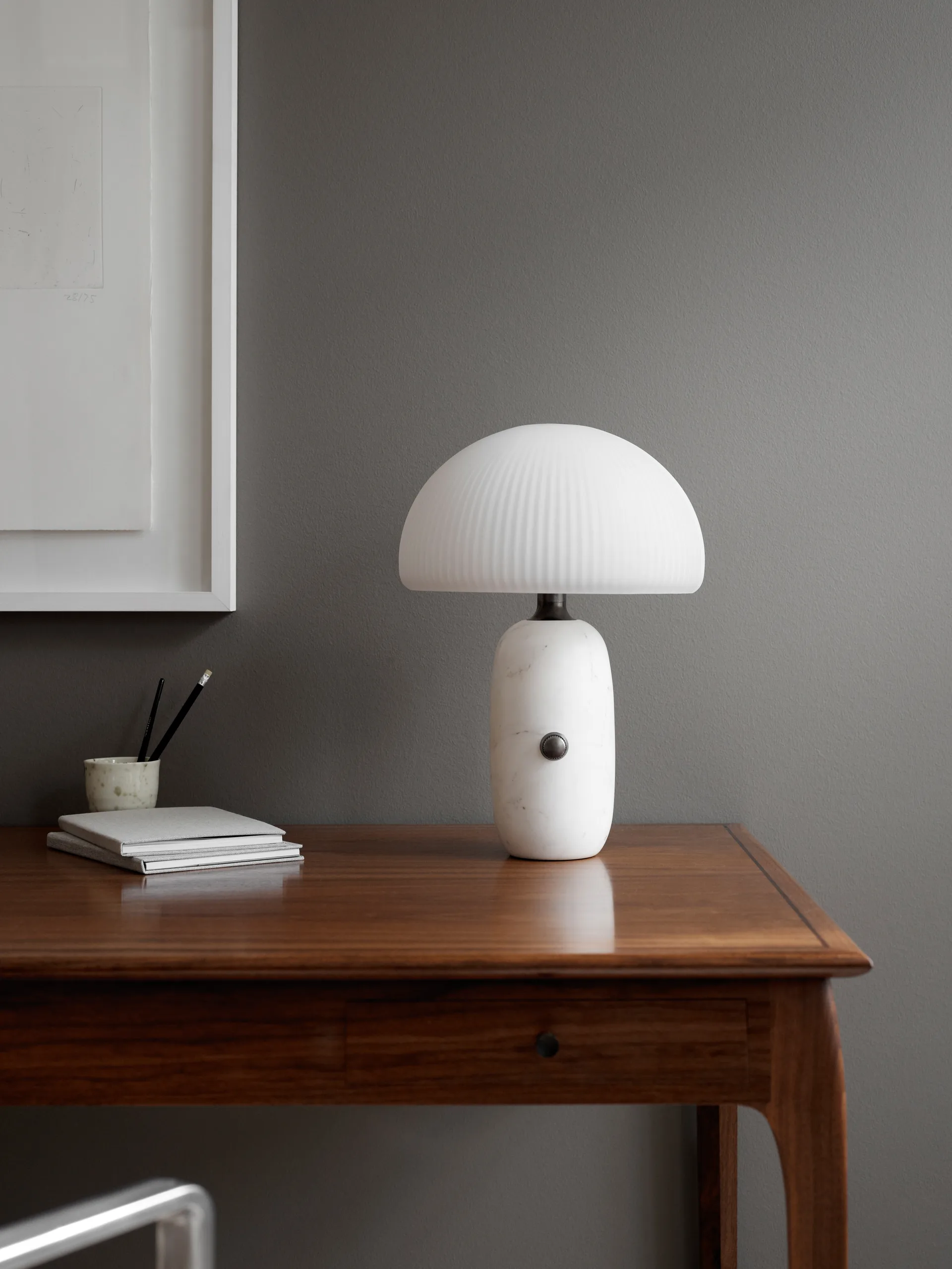 Vipp591 Sculpture Tischlampe klein 39 cm, White marble Vipp