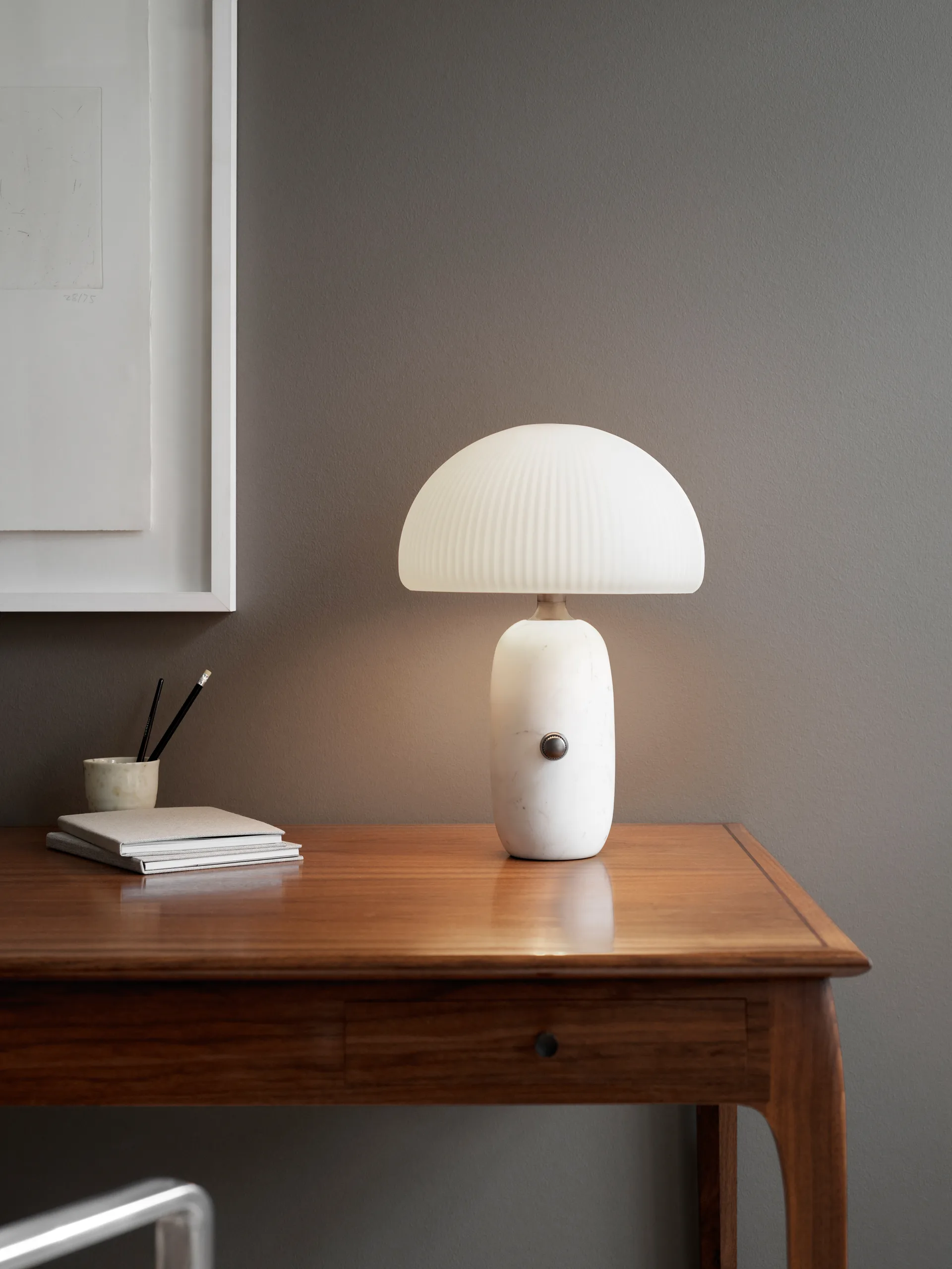 Vipp591 Sculpture Tischlampe klein 39 cm, White marble Vipp