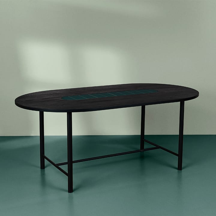 Be My Guest Esstisch, Eiche schwarz geölt, Stahlgestell schwarz, grüne Keramik 100 x 180 Warm Nordic