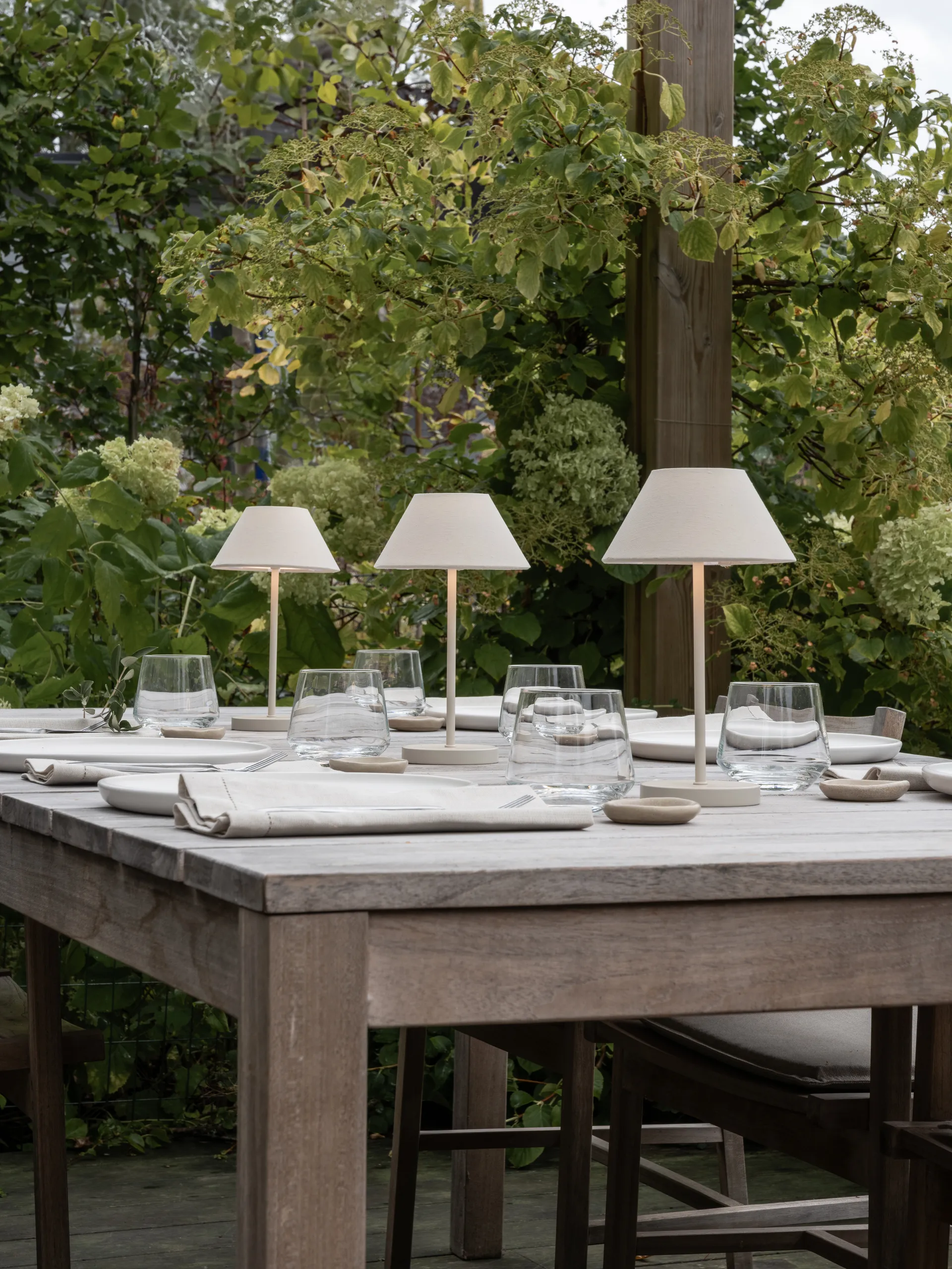 Teya Tischleuchte portable, Offwhite, Ø15x26 cm Watt & Veke