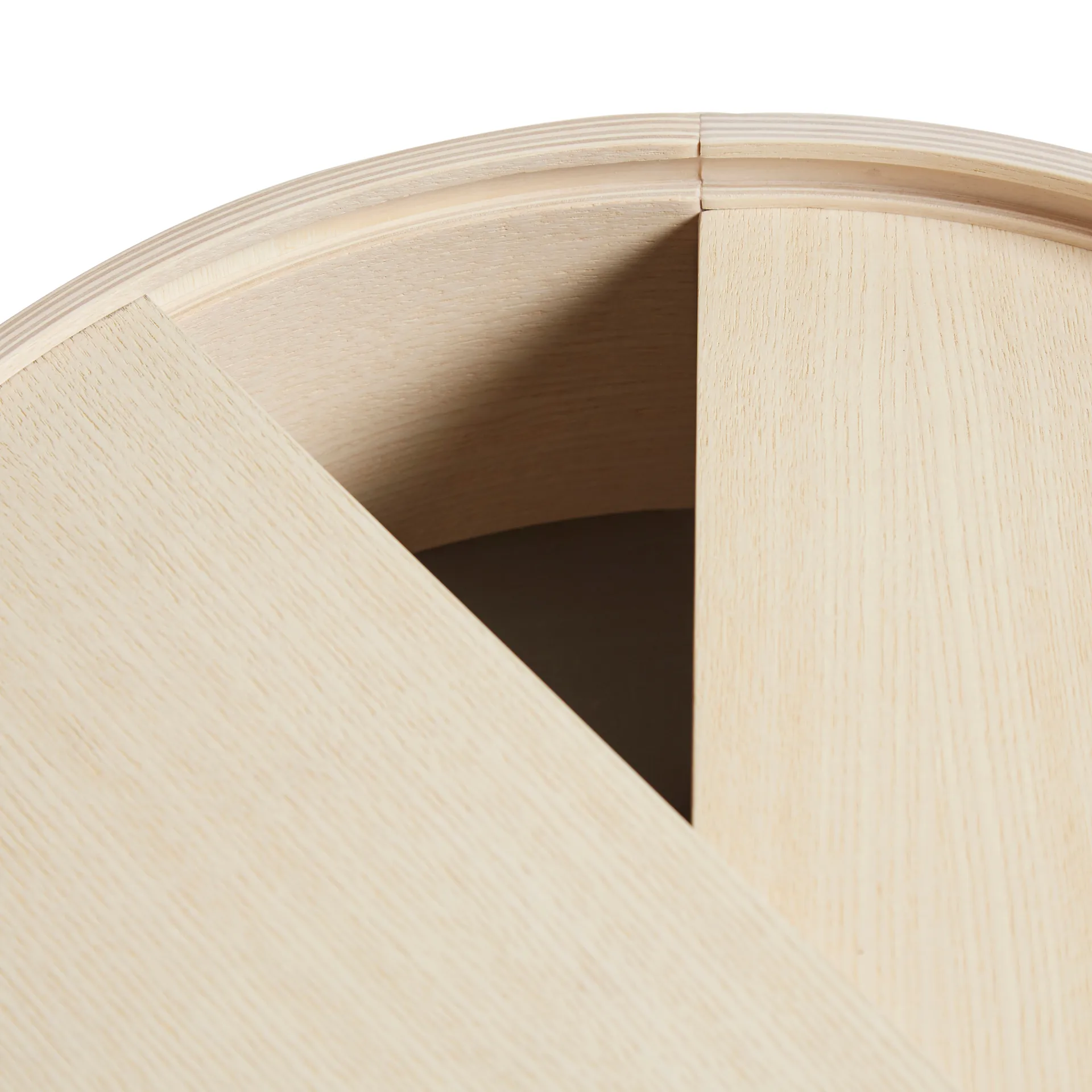 Arc Couchtisch Ø66cm, Esche weiß pigmentiert Woud