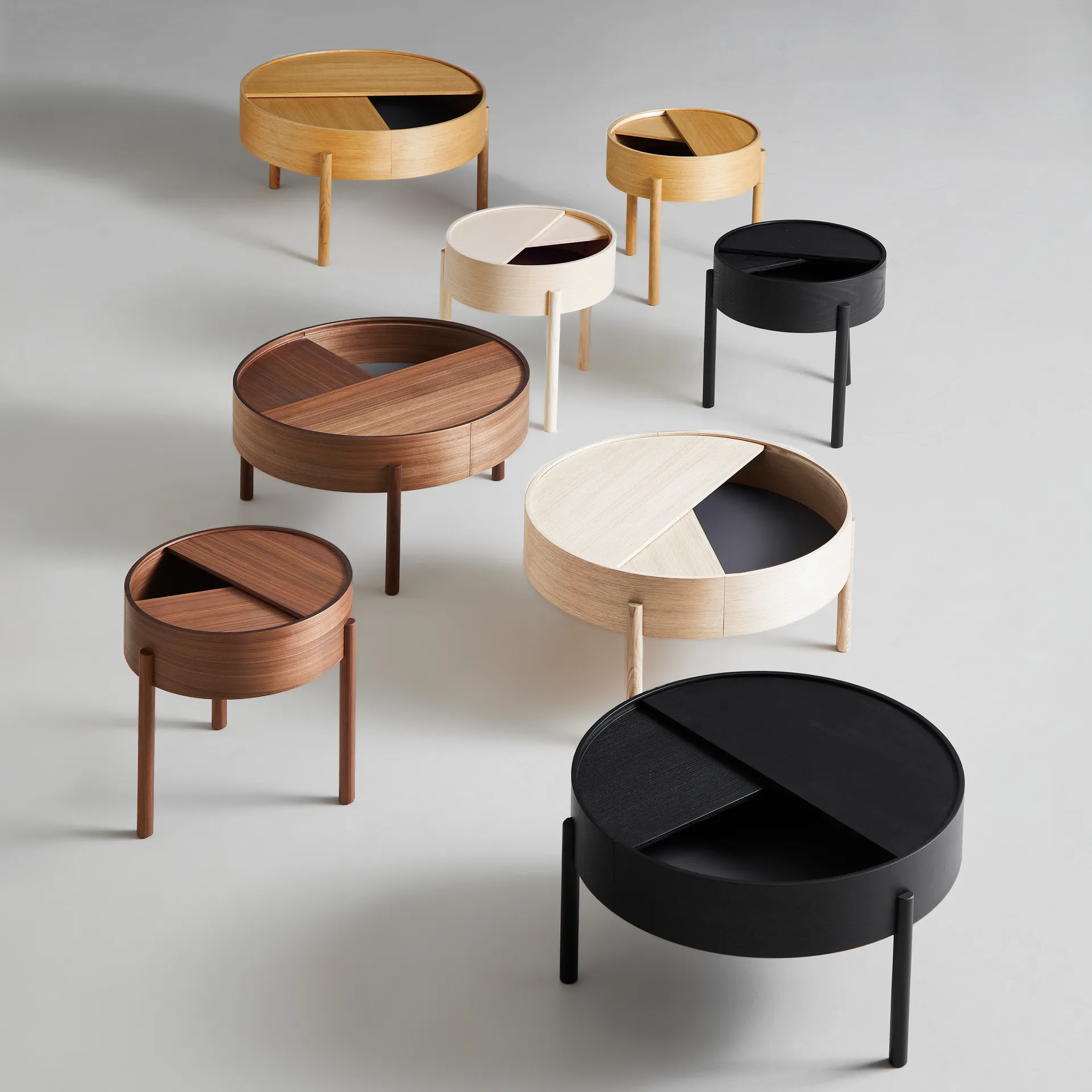 Arc Couchtisch Ø66cm, Walnuss Woud