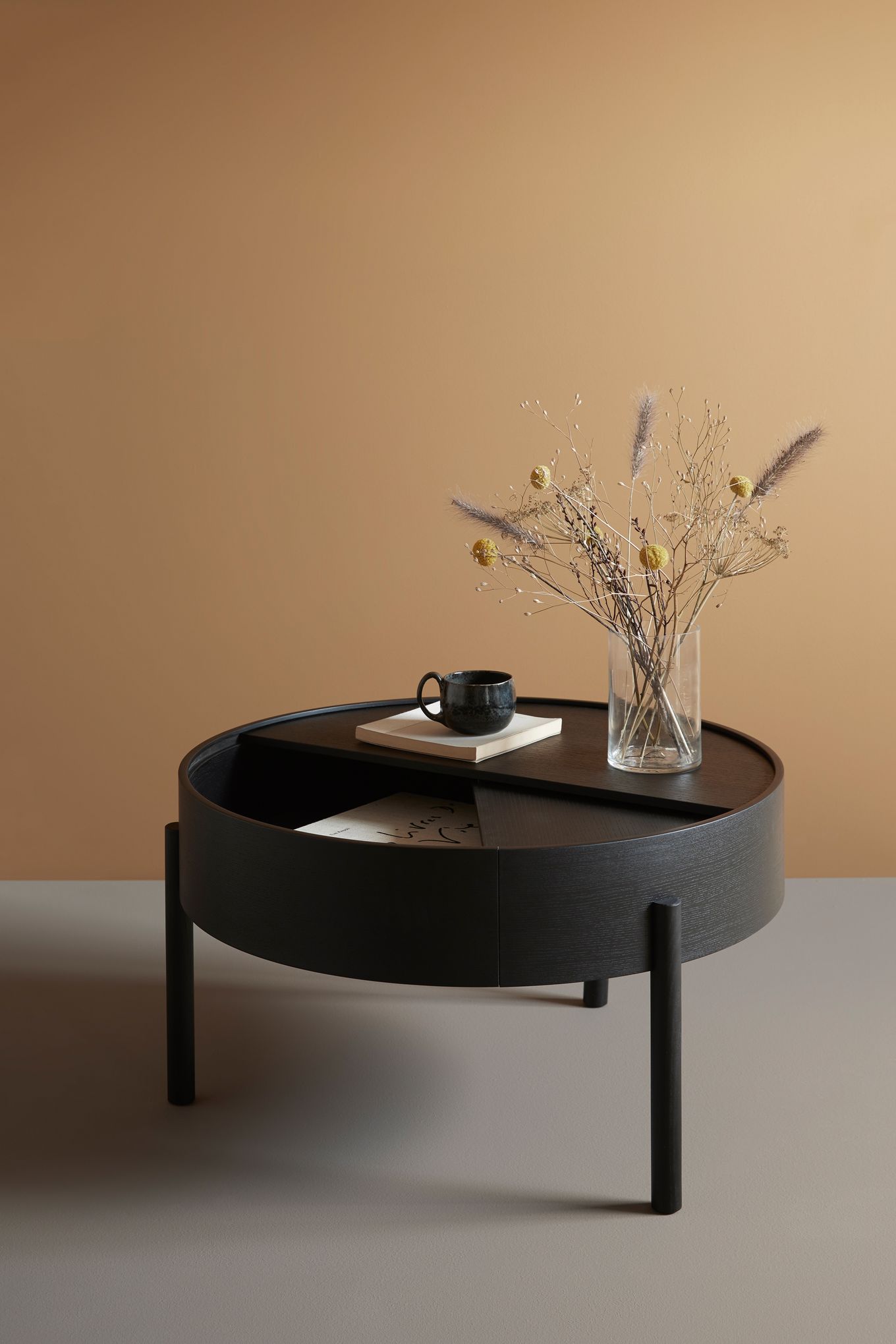 Arc coffee table Woud